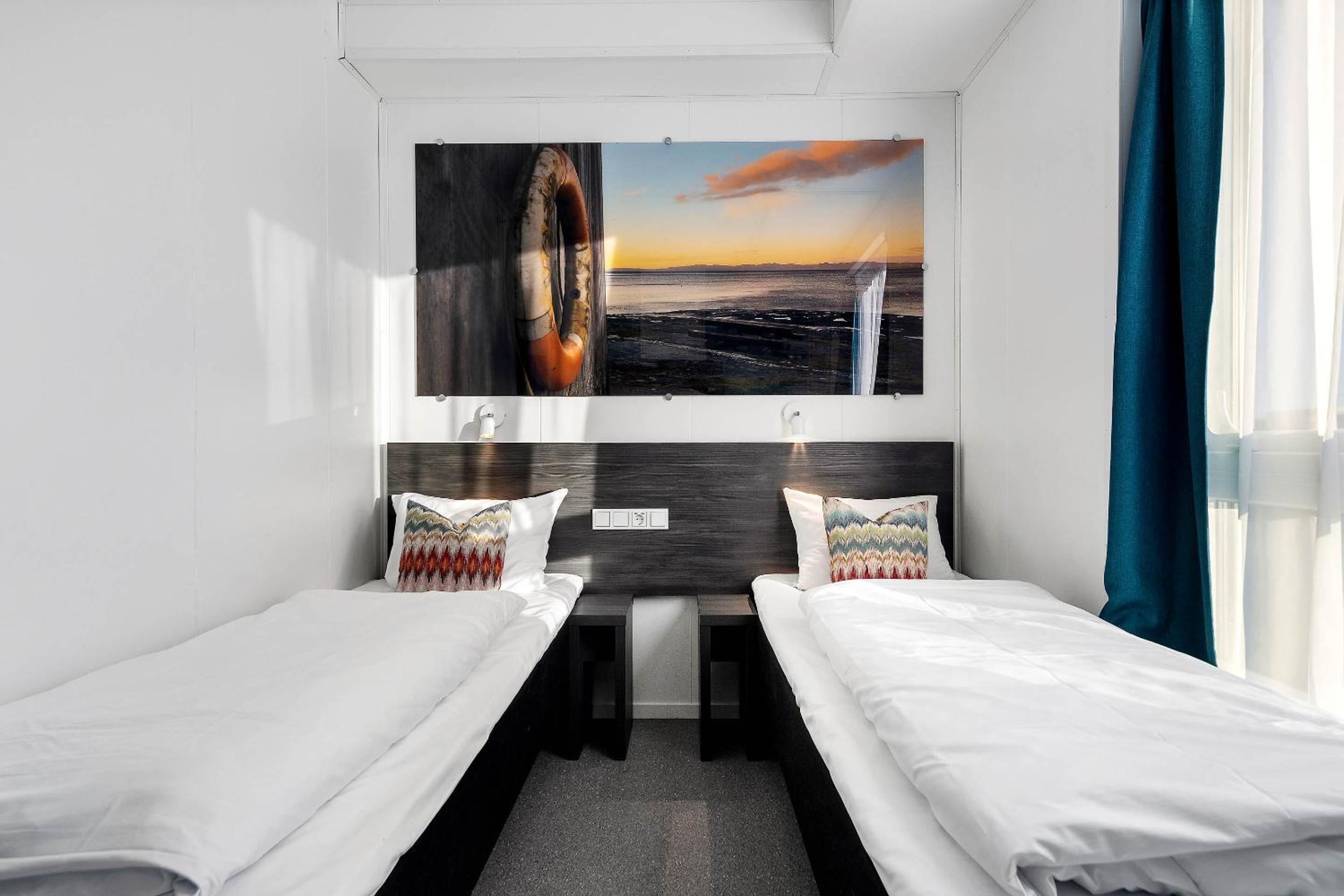 Economy Twin Room - Non-Smoking - Photo 1