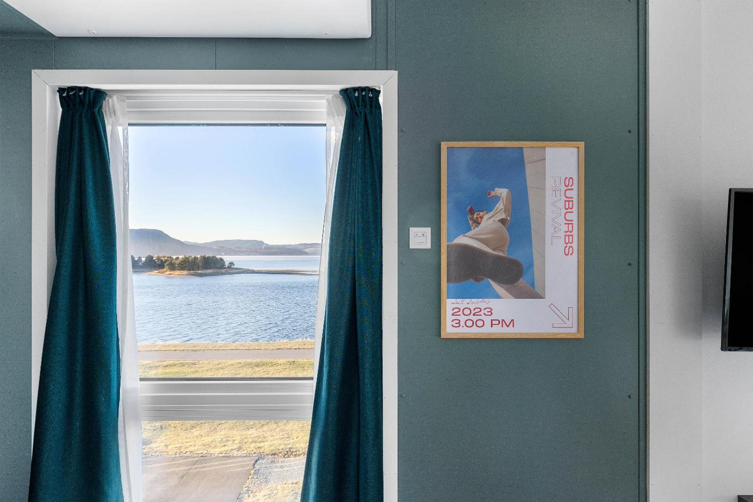 Economy Twin Room with Sea View - Non-Smoking - Photo 2