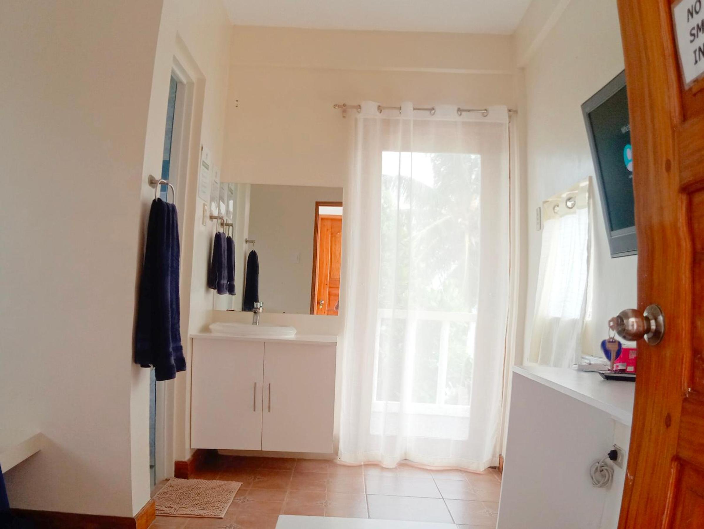 Double Room with Balcony and Sea View photo 3