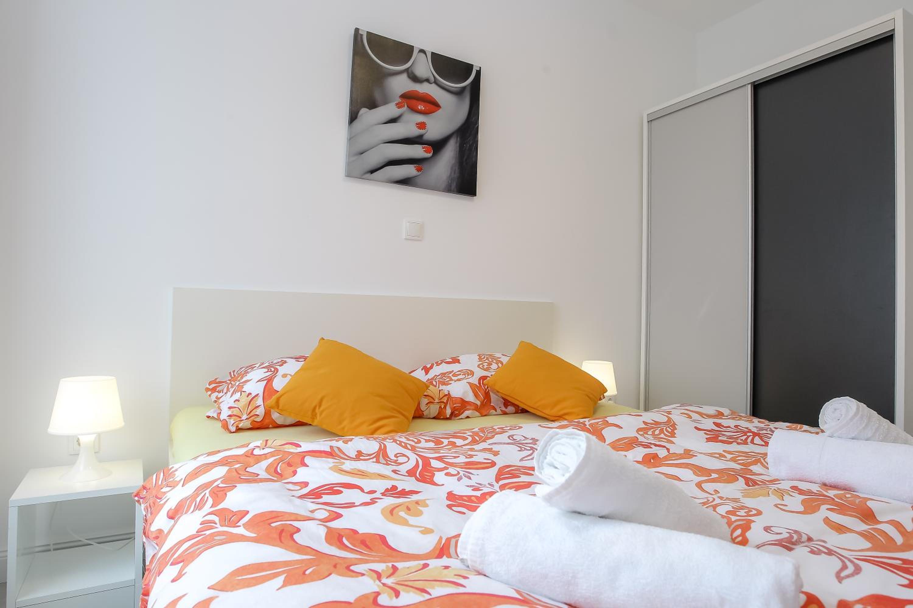 Two-Bedroom Apartment - Photo 30