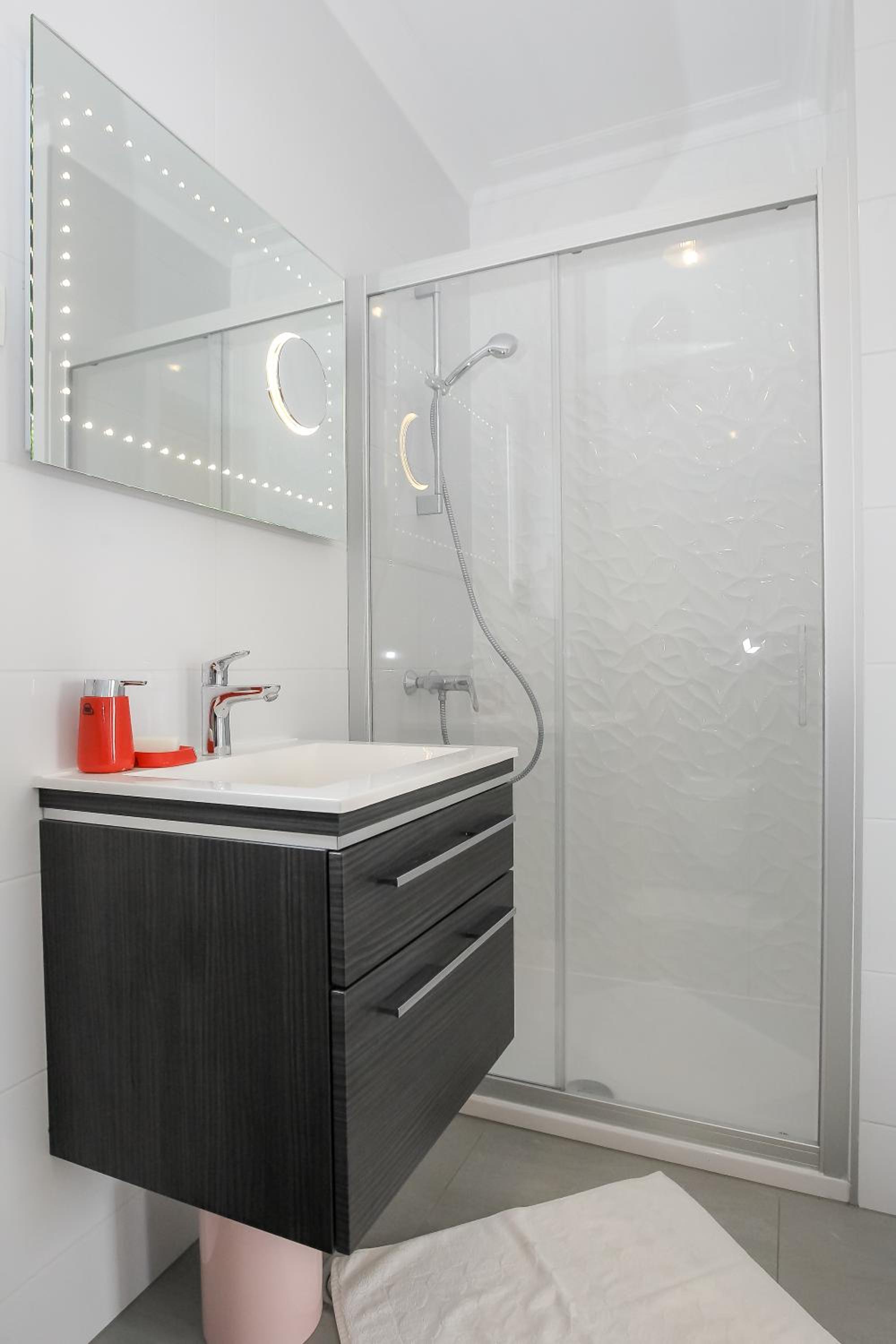 Two-Bedroom Apartment - Photo 6