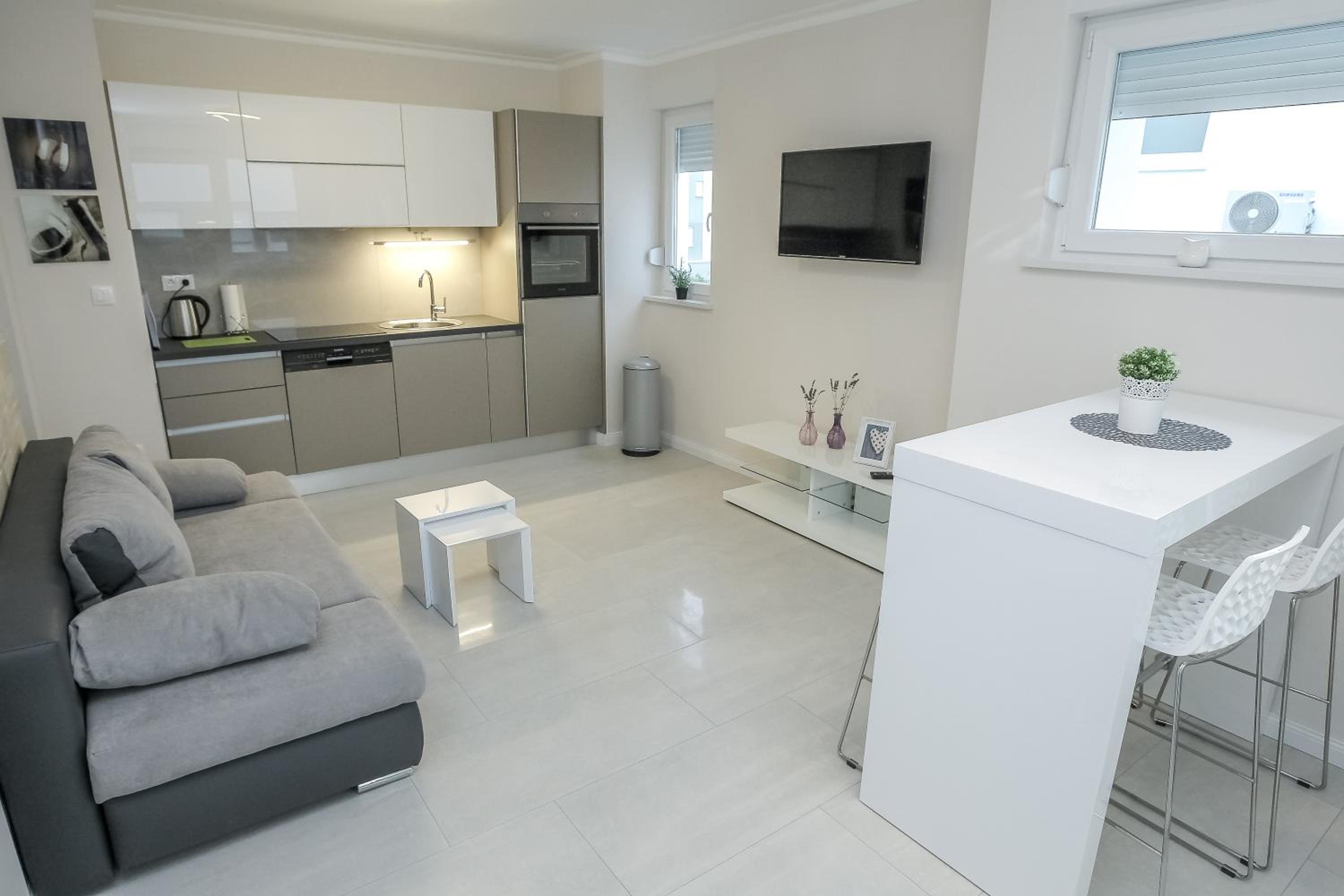 Two-Bedroom Apartment - Photo 25