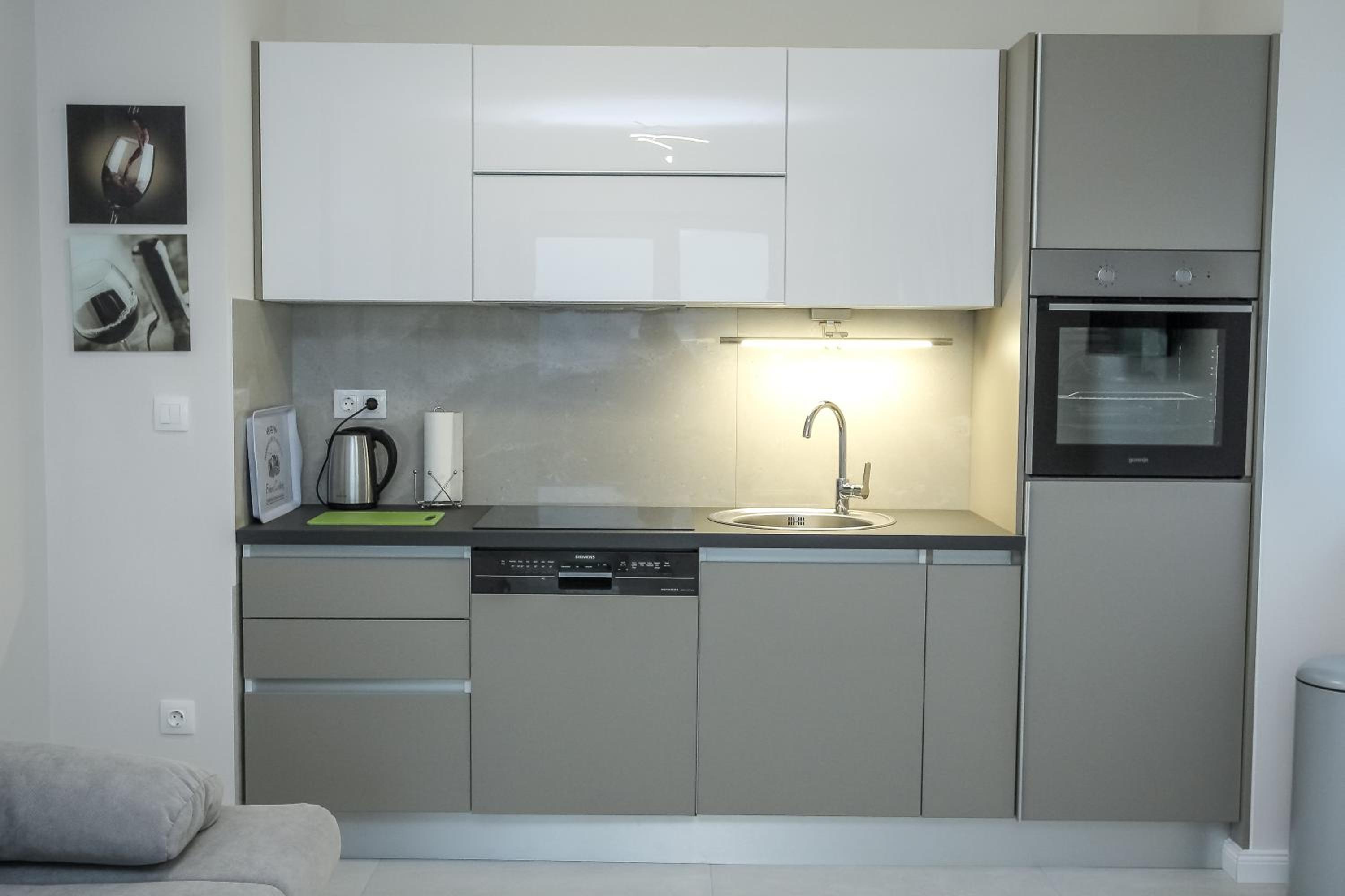 Two-Bedroom Apartment - Photo 31