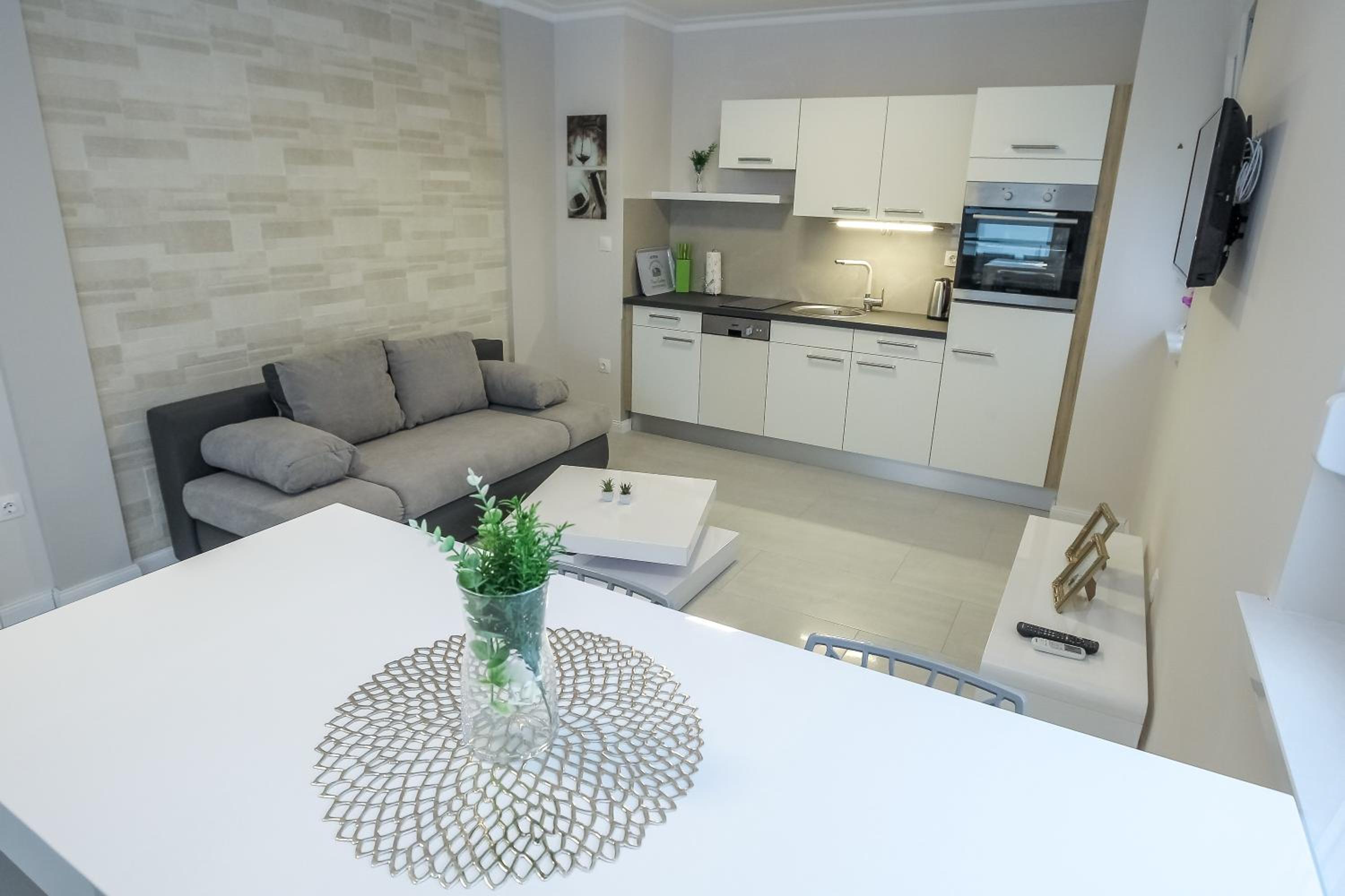 Two-Bedroom Apartment - Photo 2