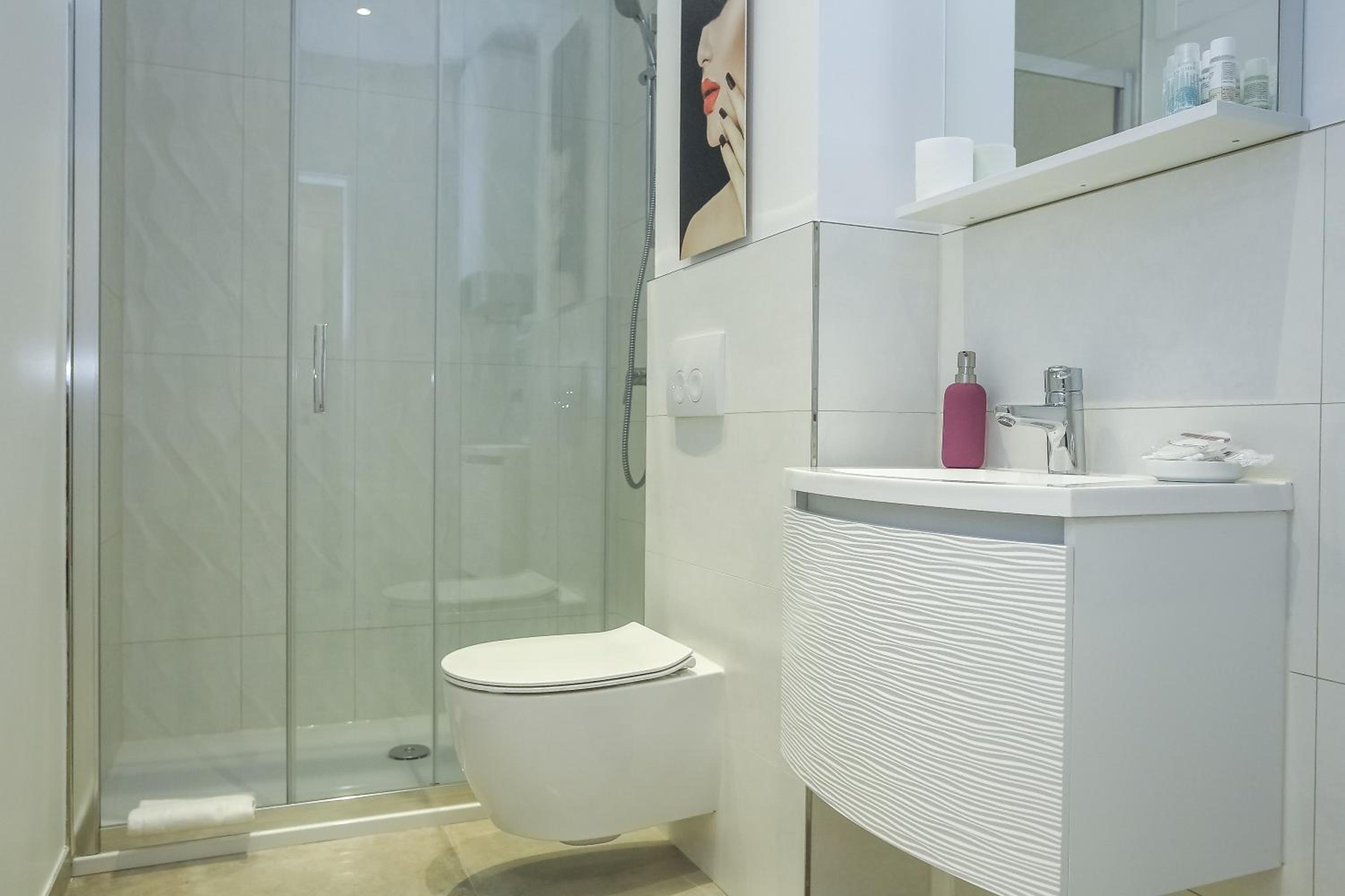 Two-Bedroom Apartment - Photo 12