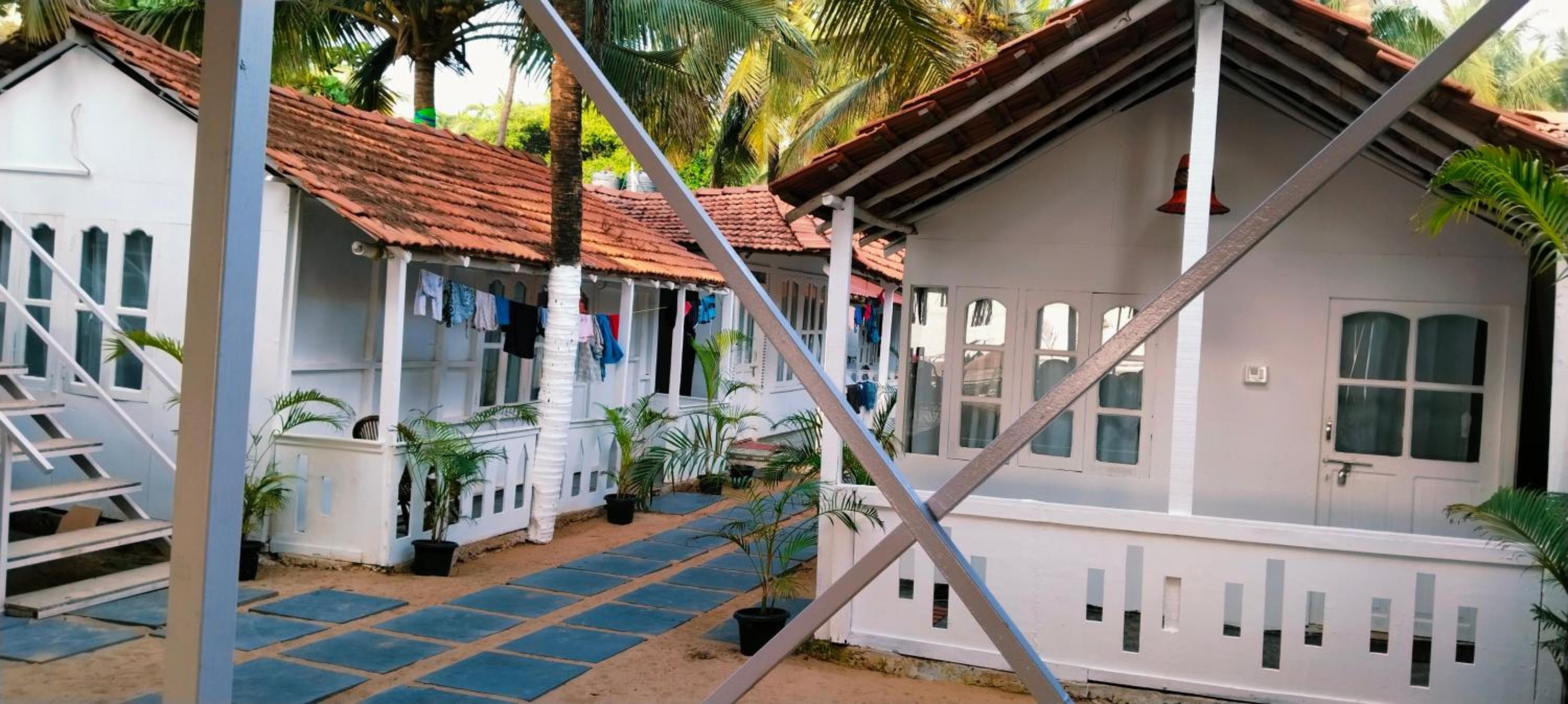 Deluxe Double Room with Side Sea View photo 2