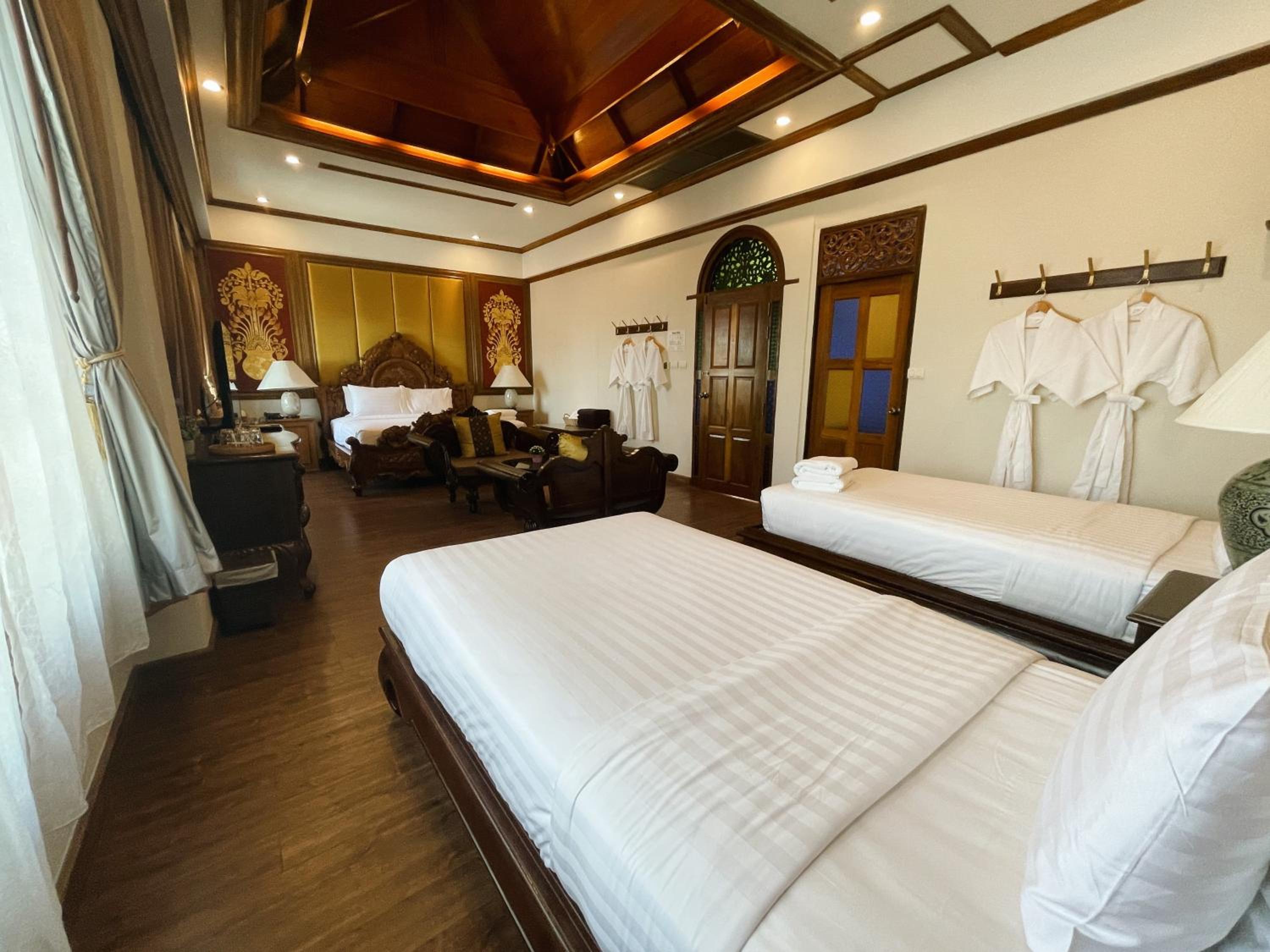Presidential Suite thumbnail 5