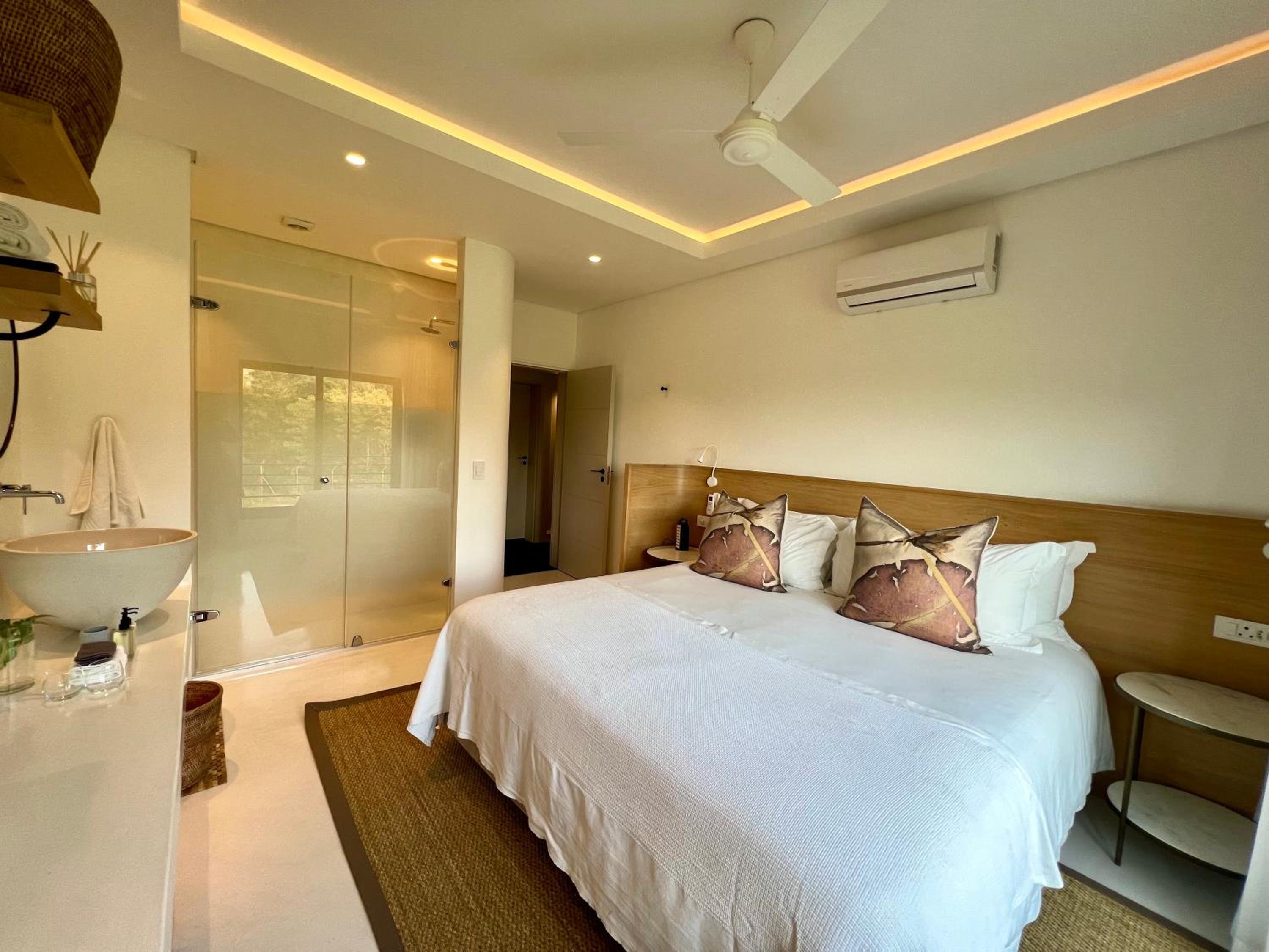 Standard Double Room - Photo 8