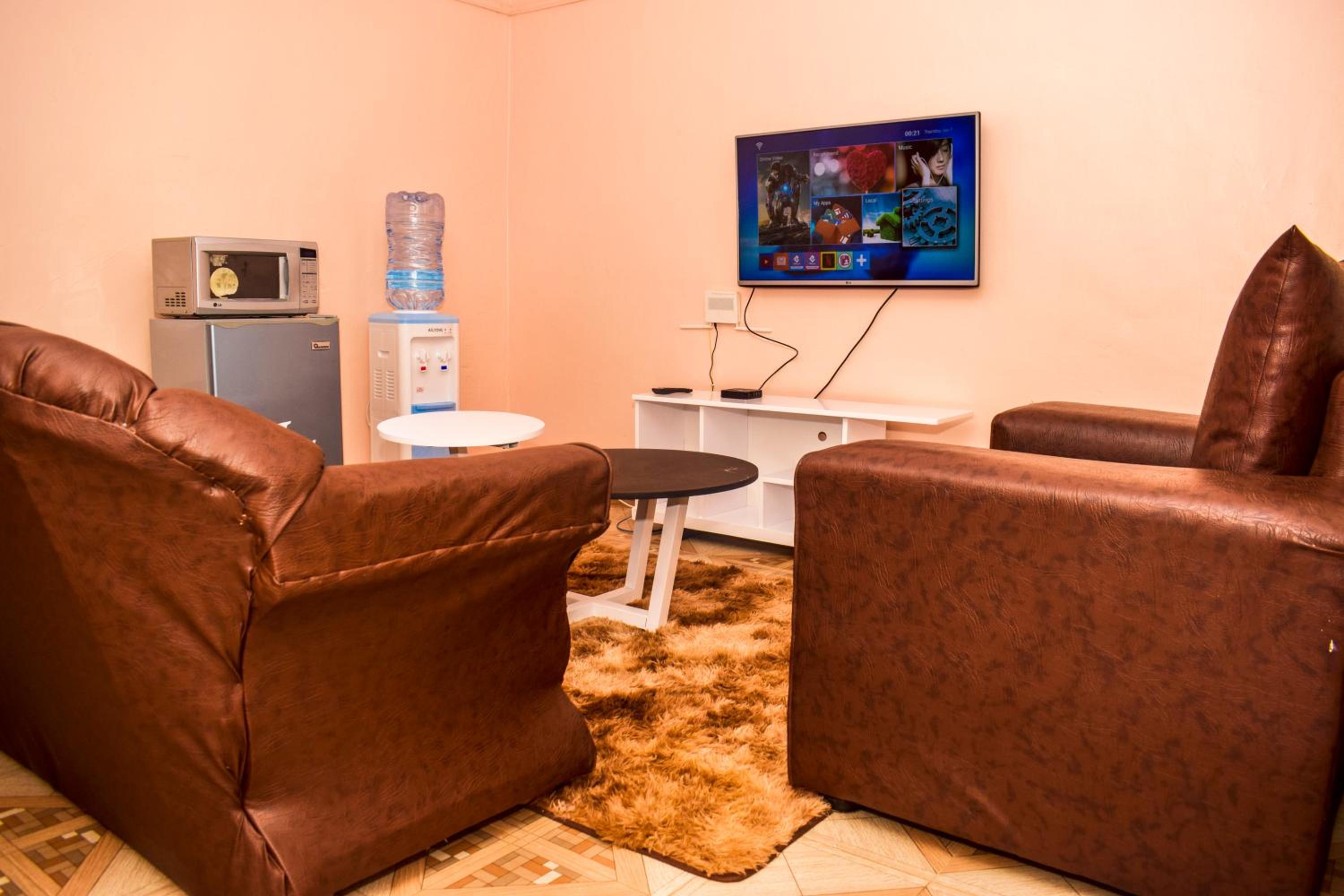 Family Room With Balcony photo 1