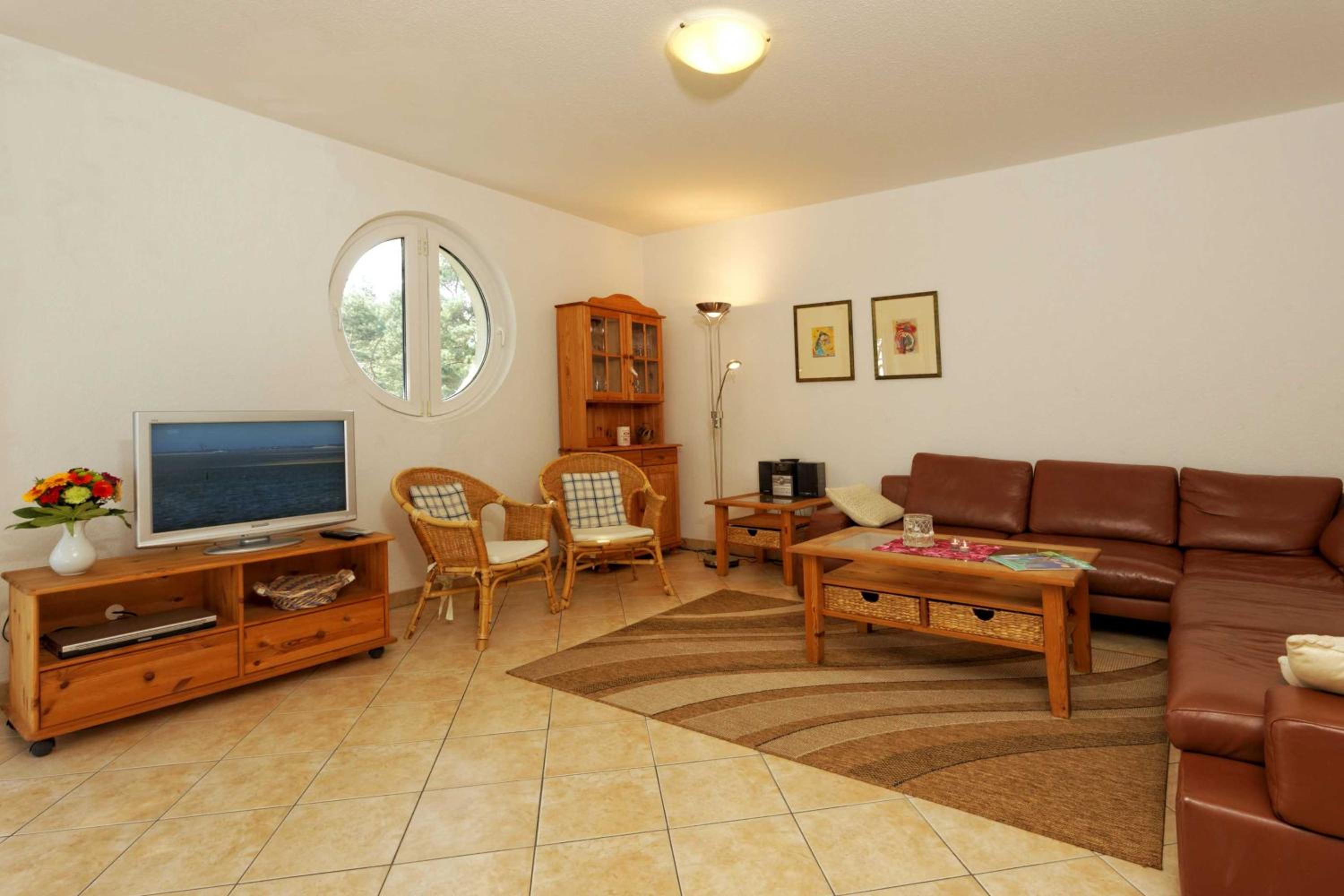 One-Bedroom Apartment with Balcony photo 1
