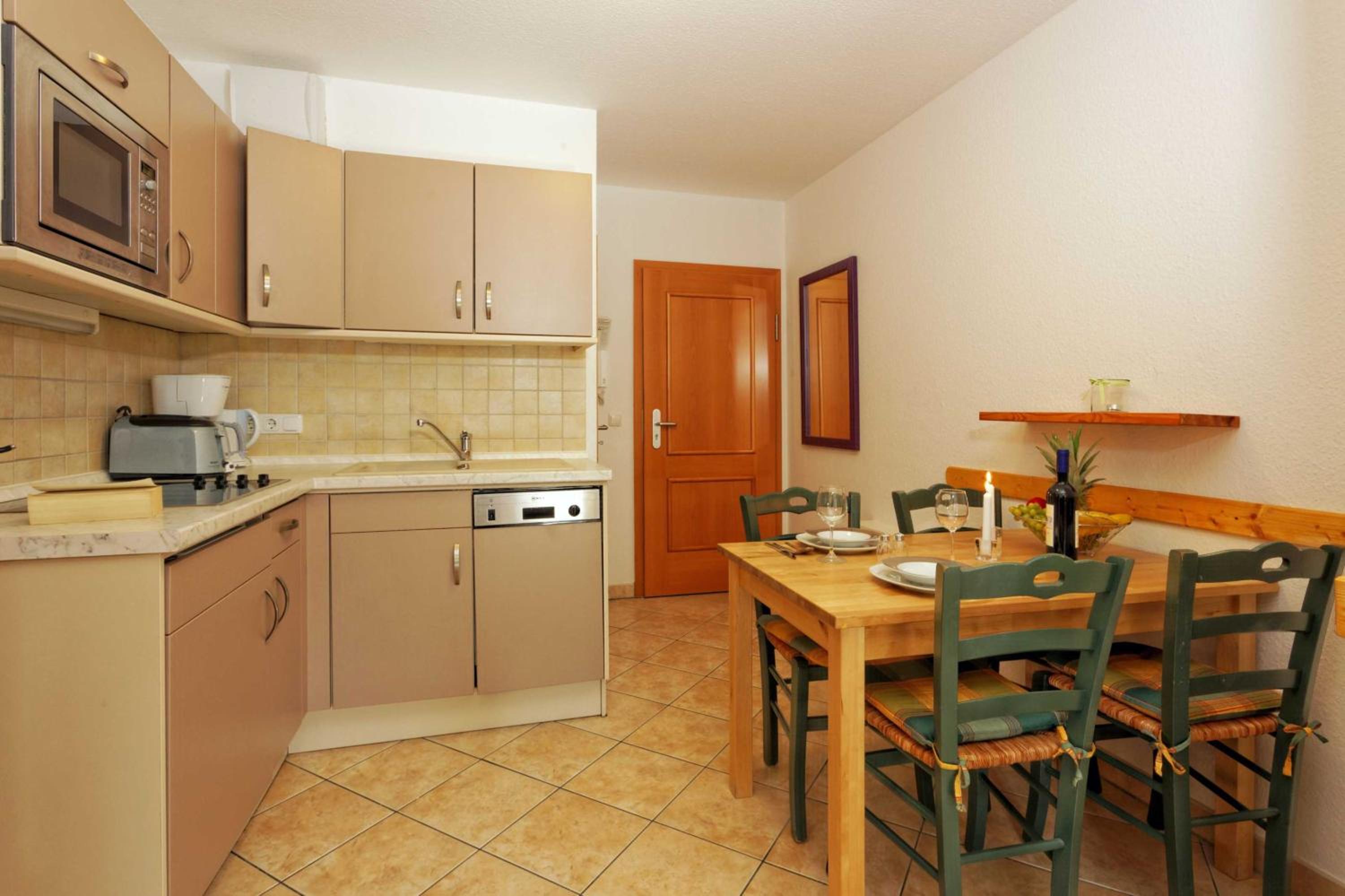One-Bedroom Apartment with Balcony photo 2