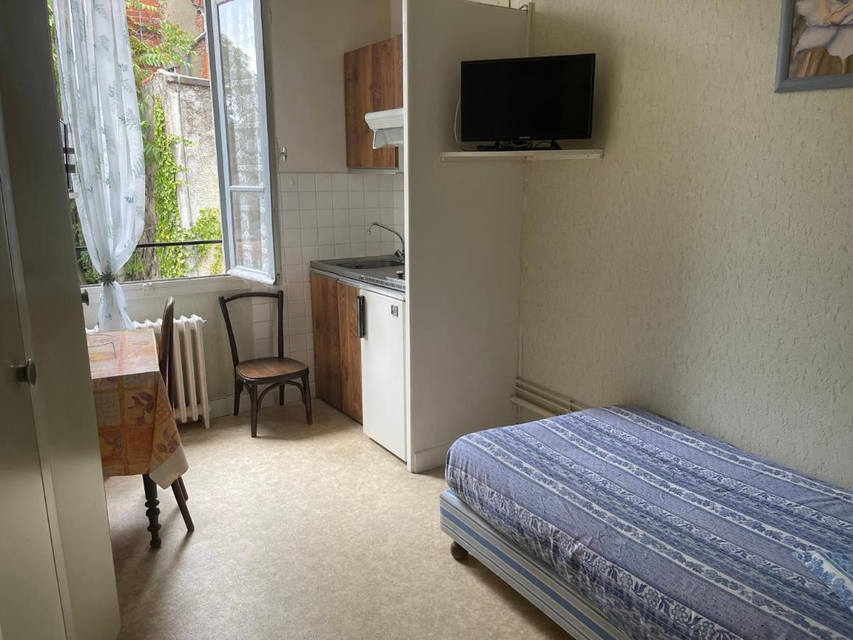 Studio Apartment photo 1
