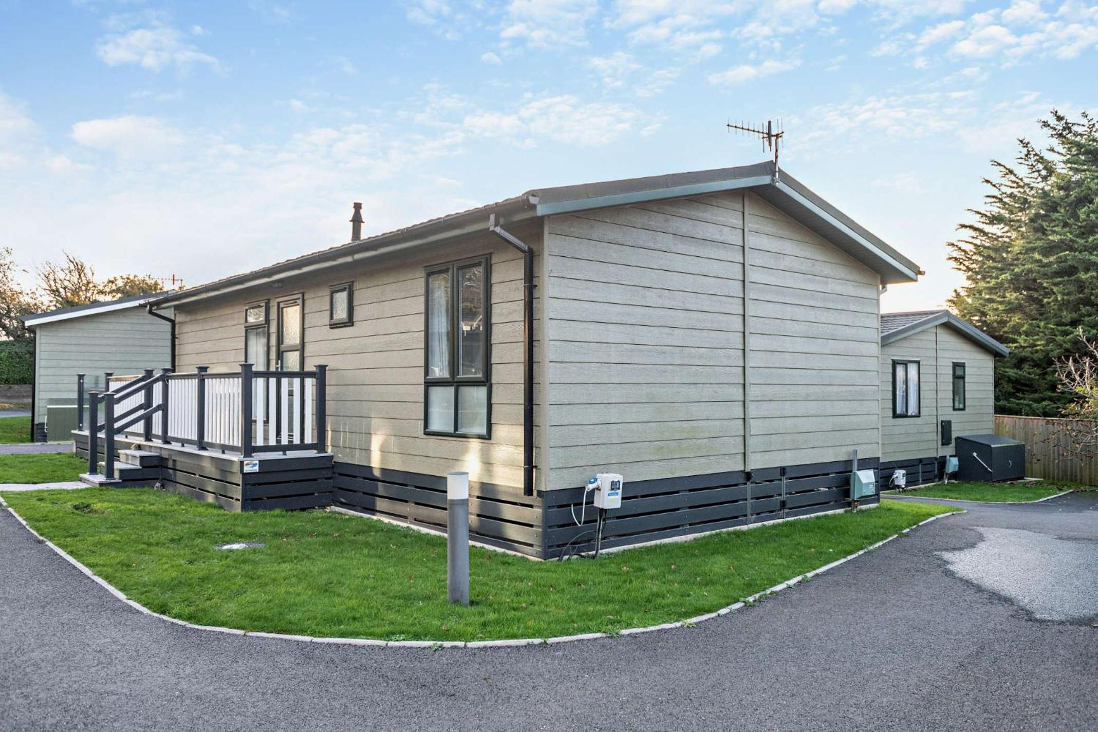 Three-Bedroom House photo 2