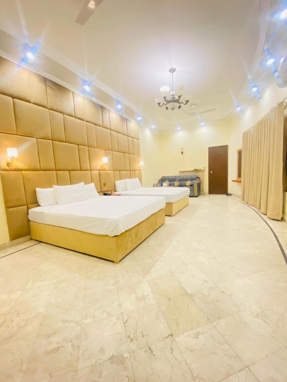 Deluxe Family Suite photo 1