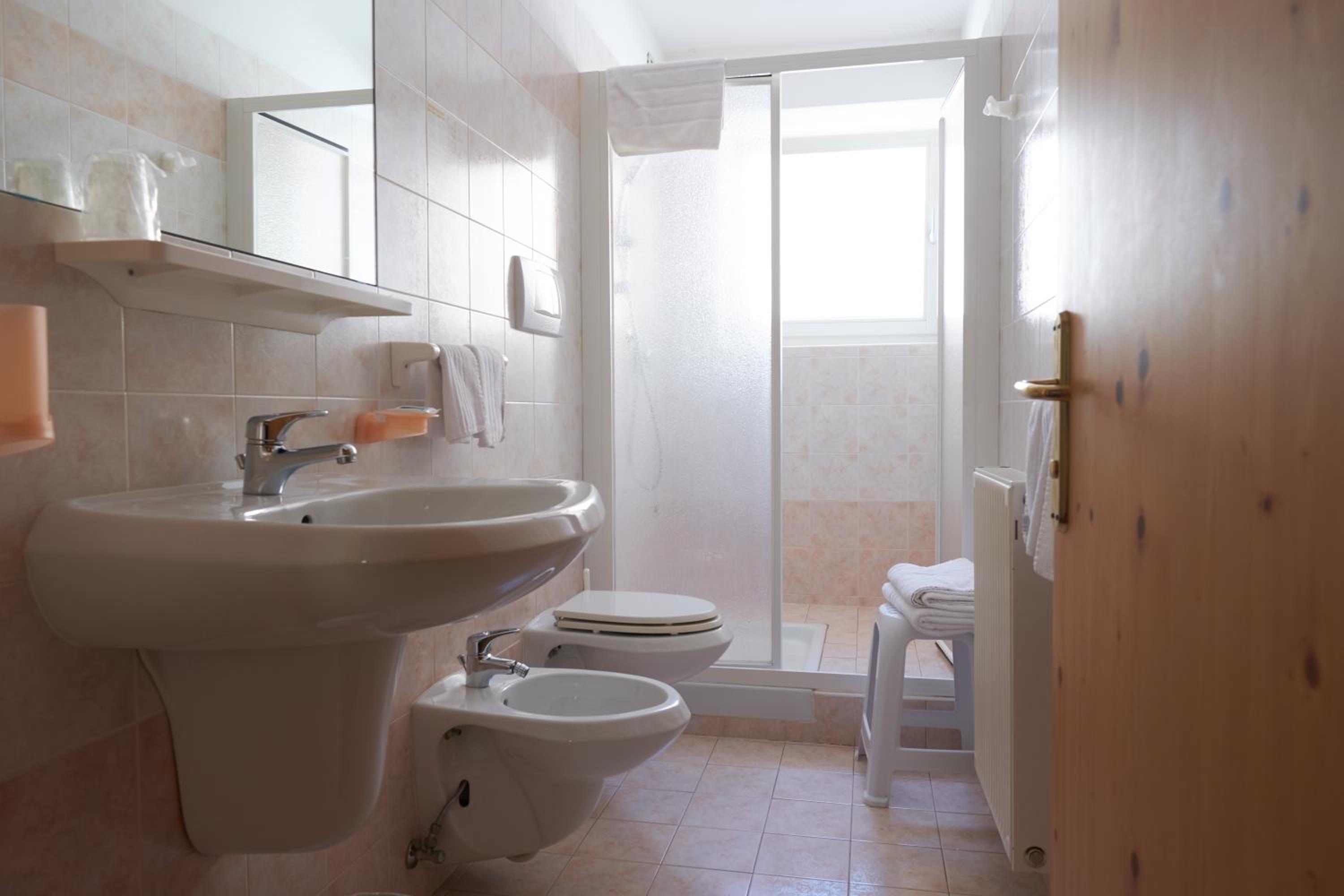 Quadruple Room with Lake View photo 2