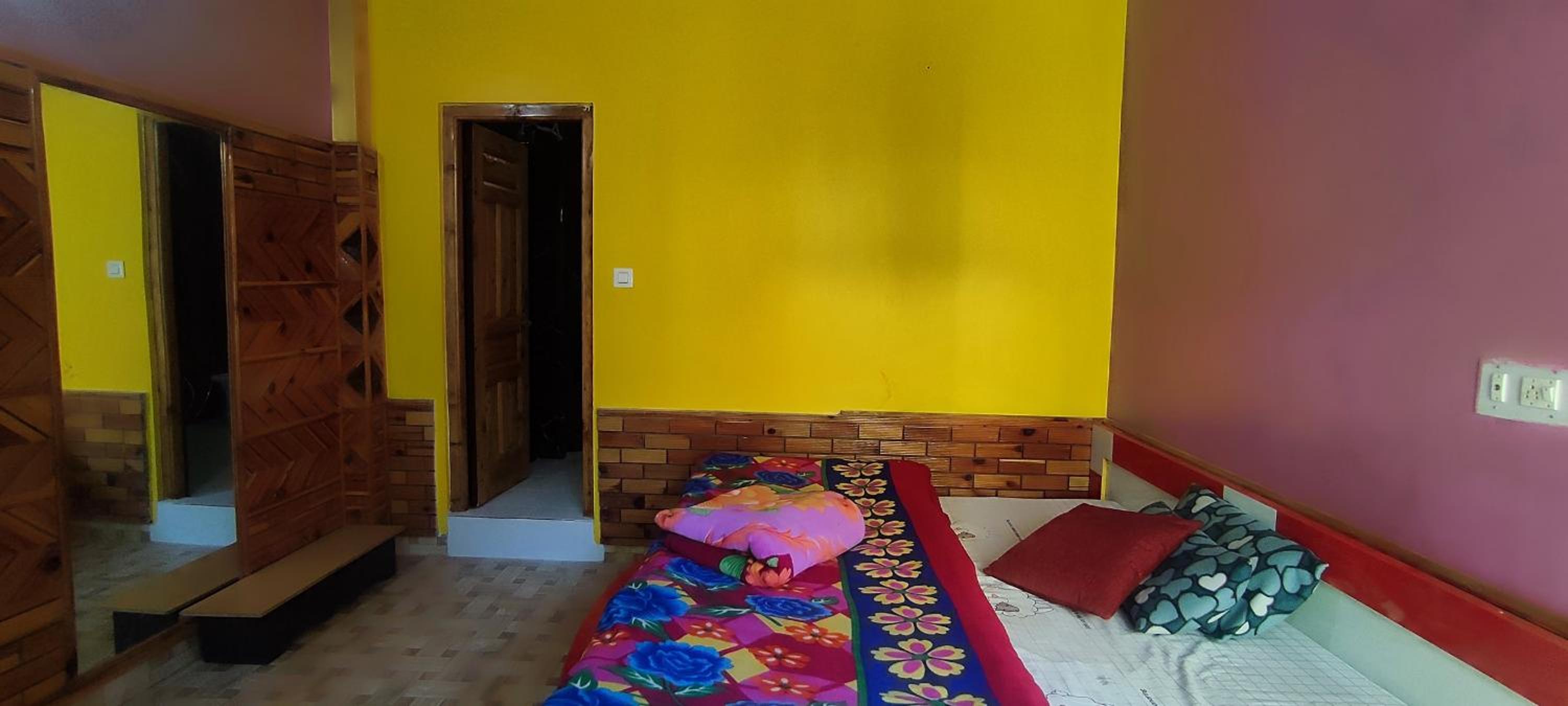Double or Twin Room with Private Bathroom photo 2