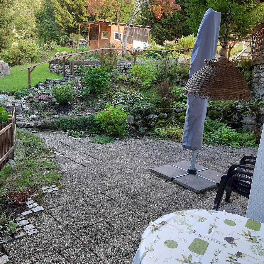 Two-Bedroom Deluxe Apartment with Garden View photo 2