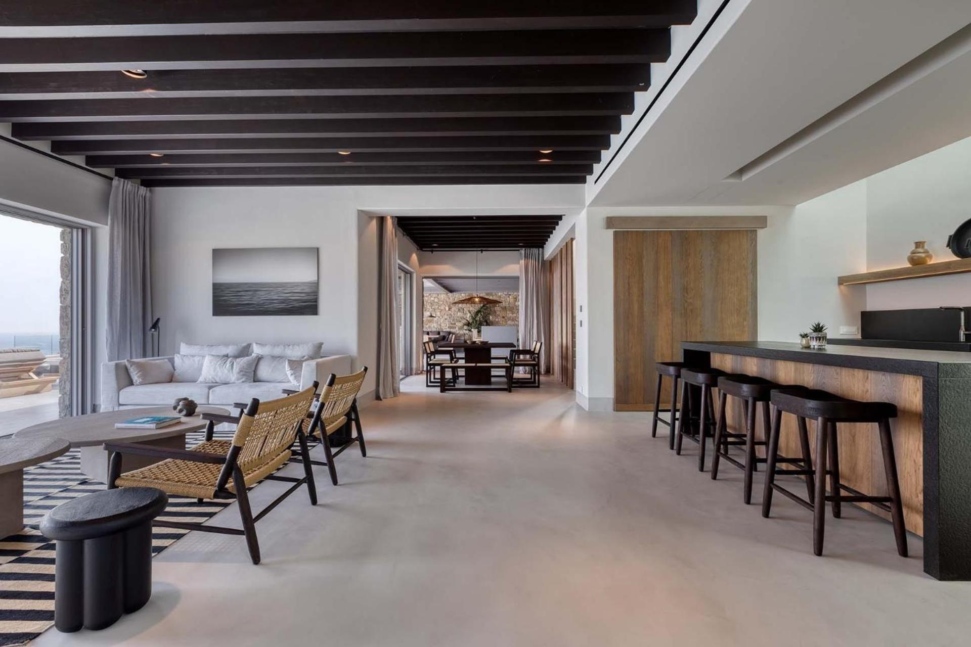 Six-Bedroom Villa 