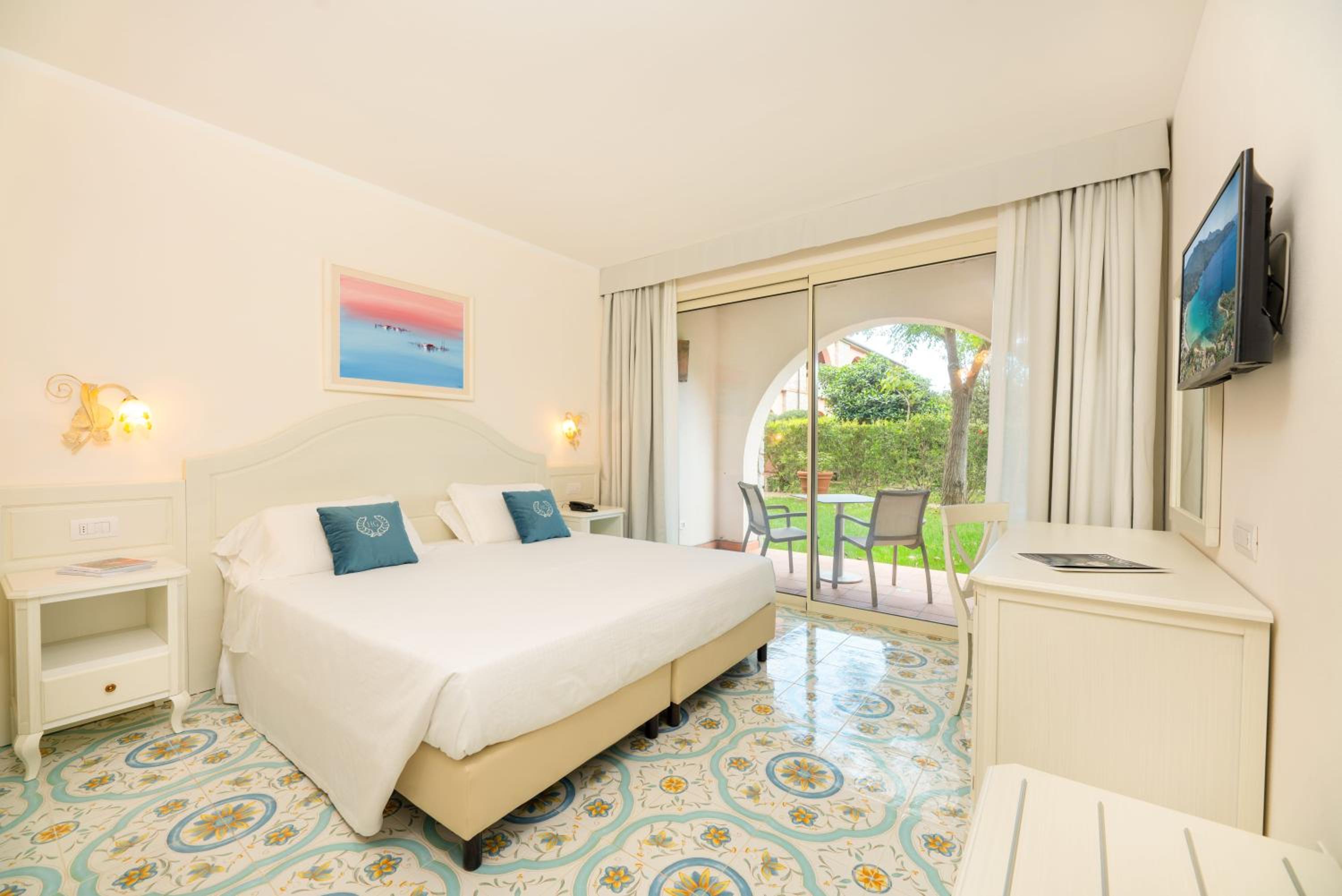 Junior Suite with Garden View