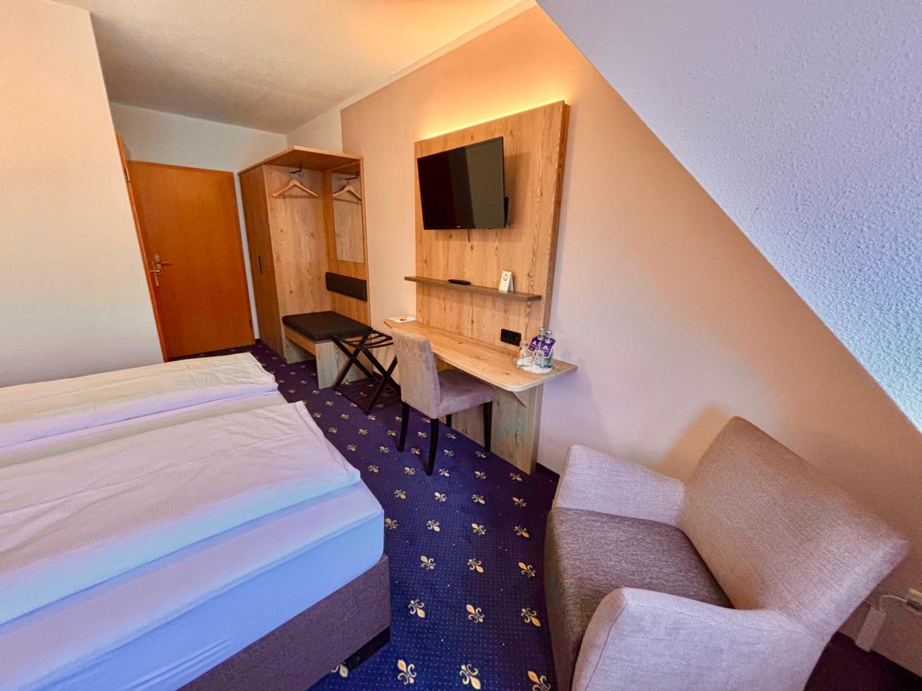 Double Room - Photo 3