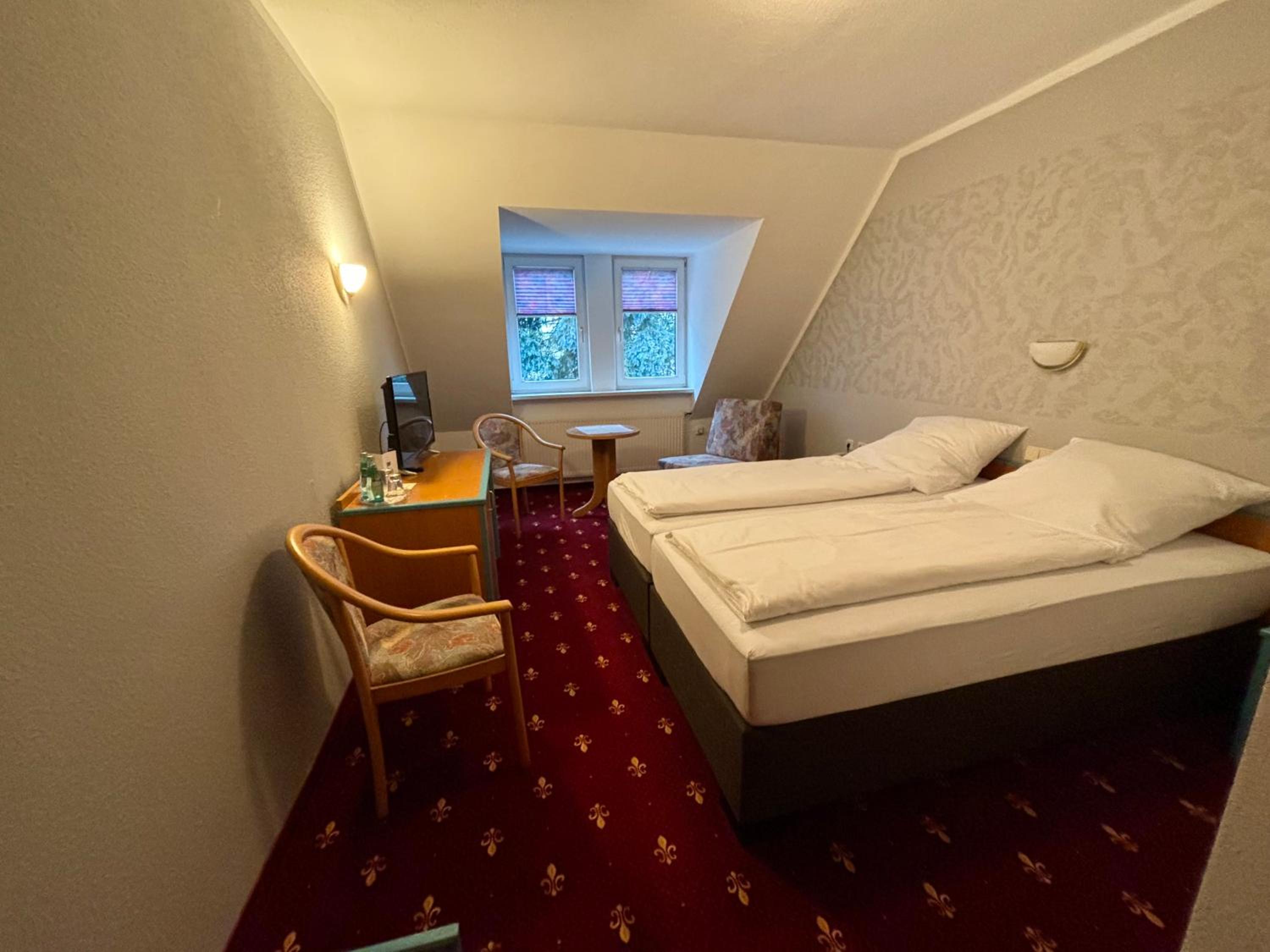Economy Double Room - Photo 3