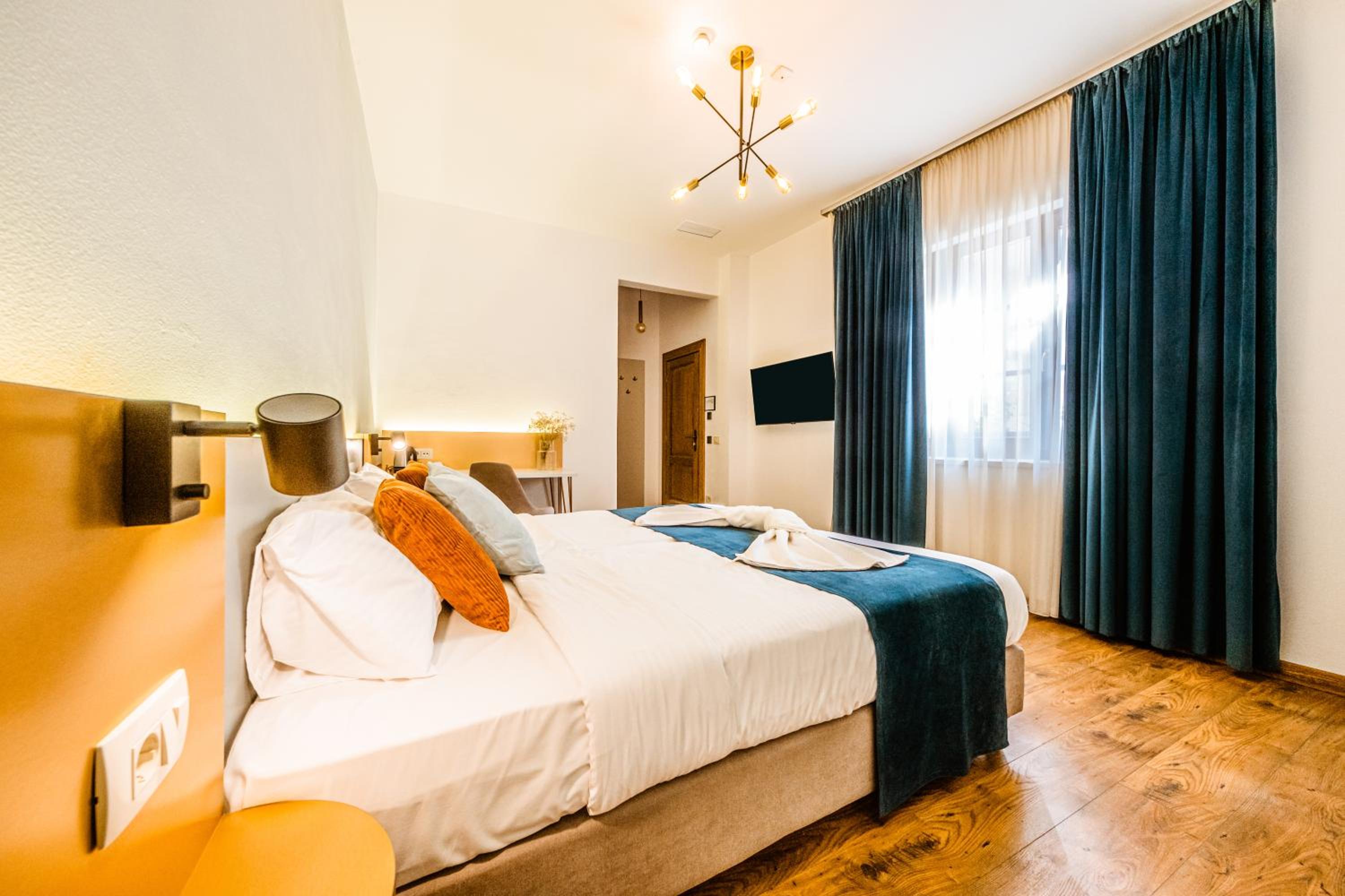 Economy Double Room - Photo 5