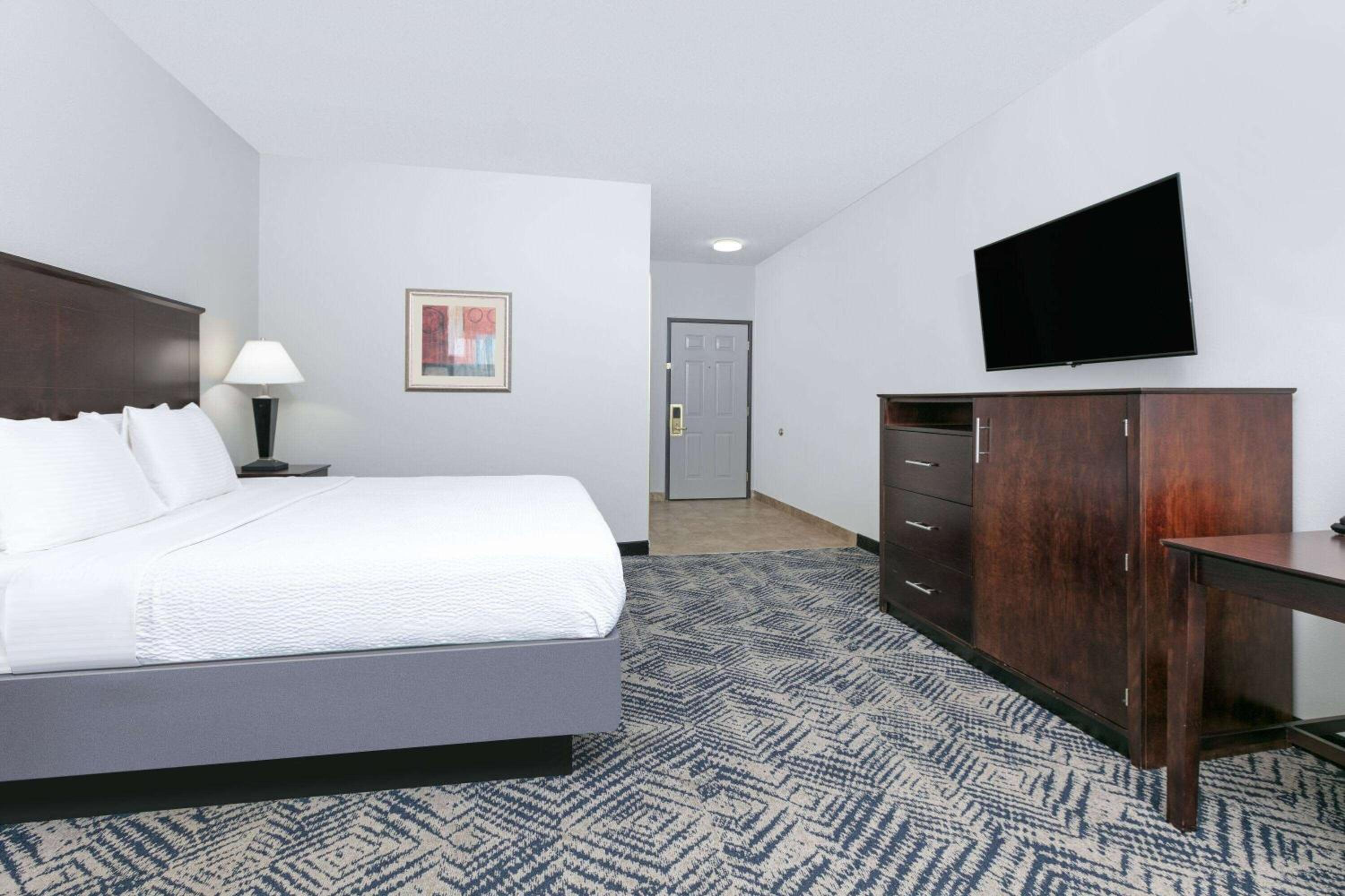 Executive King Room - Non-Smoking - Photo 4