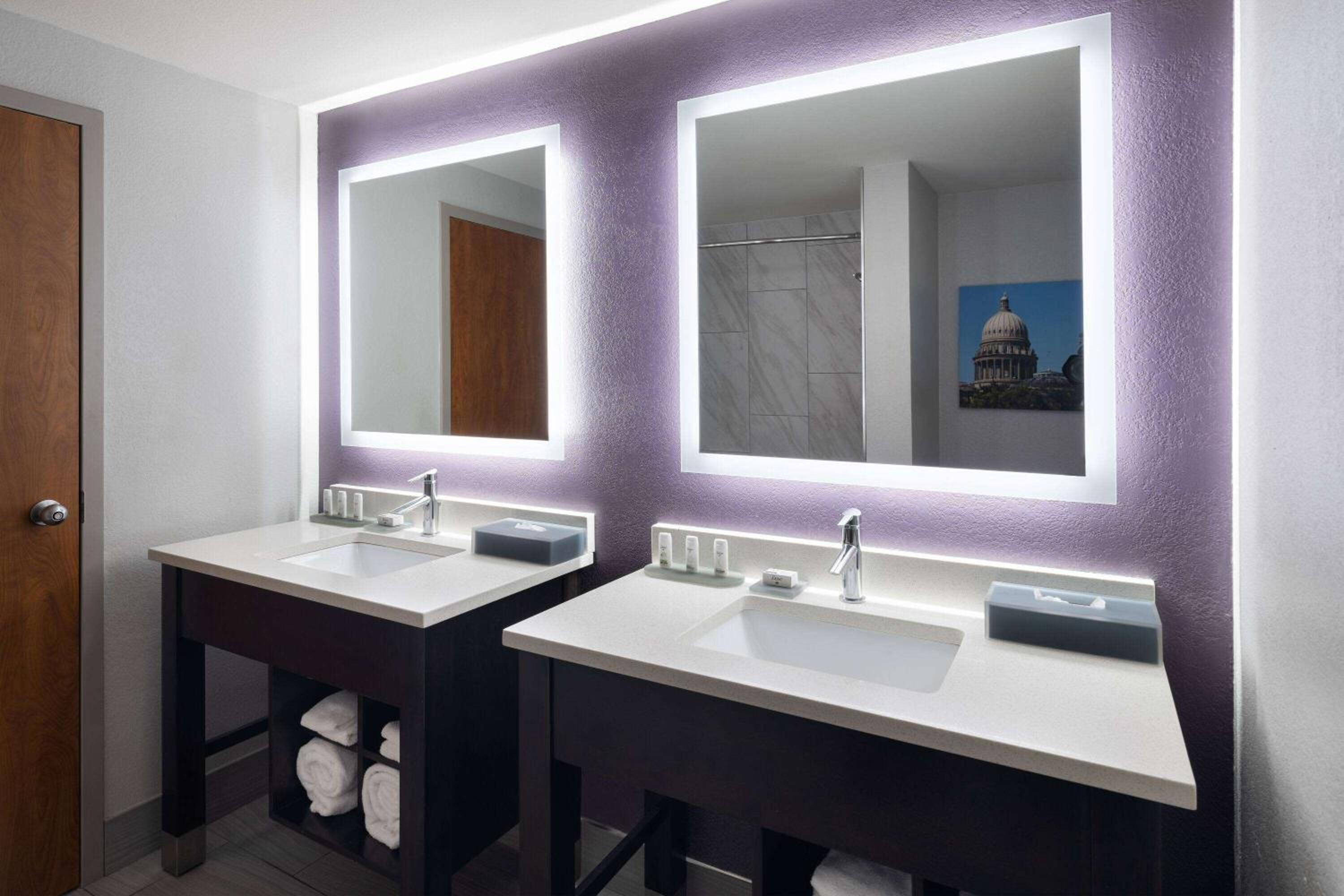 King Studio Suite - Non-Smoking - Photo 6