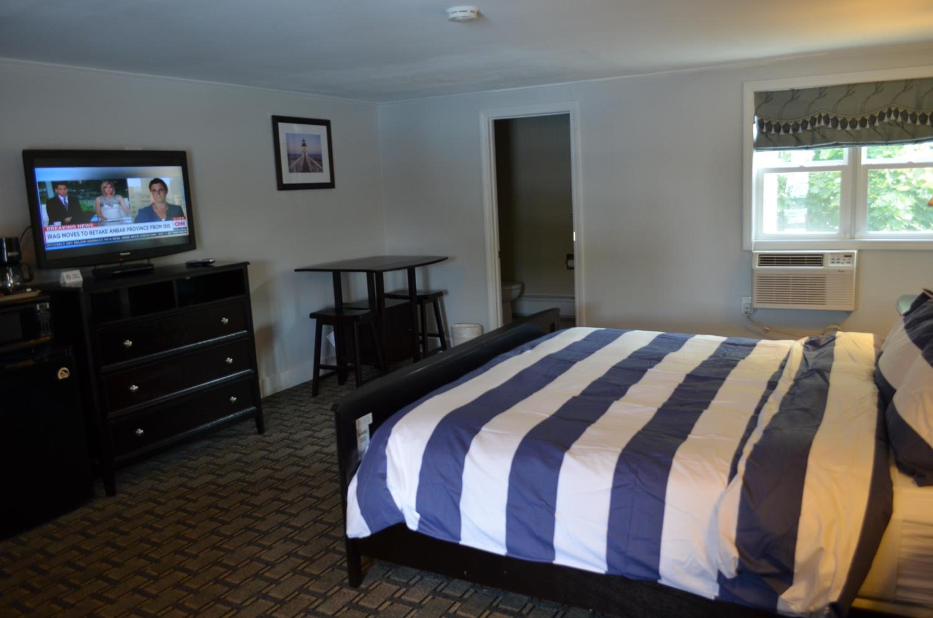 Deluxe King Room - Photo 3