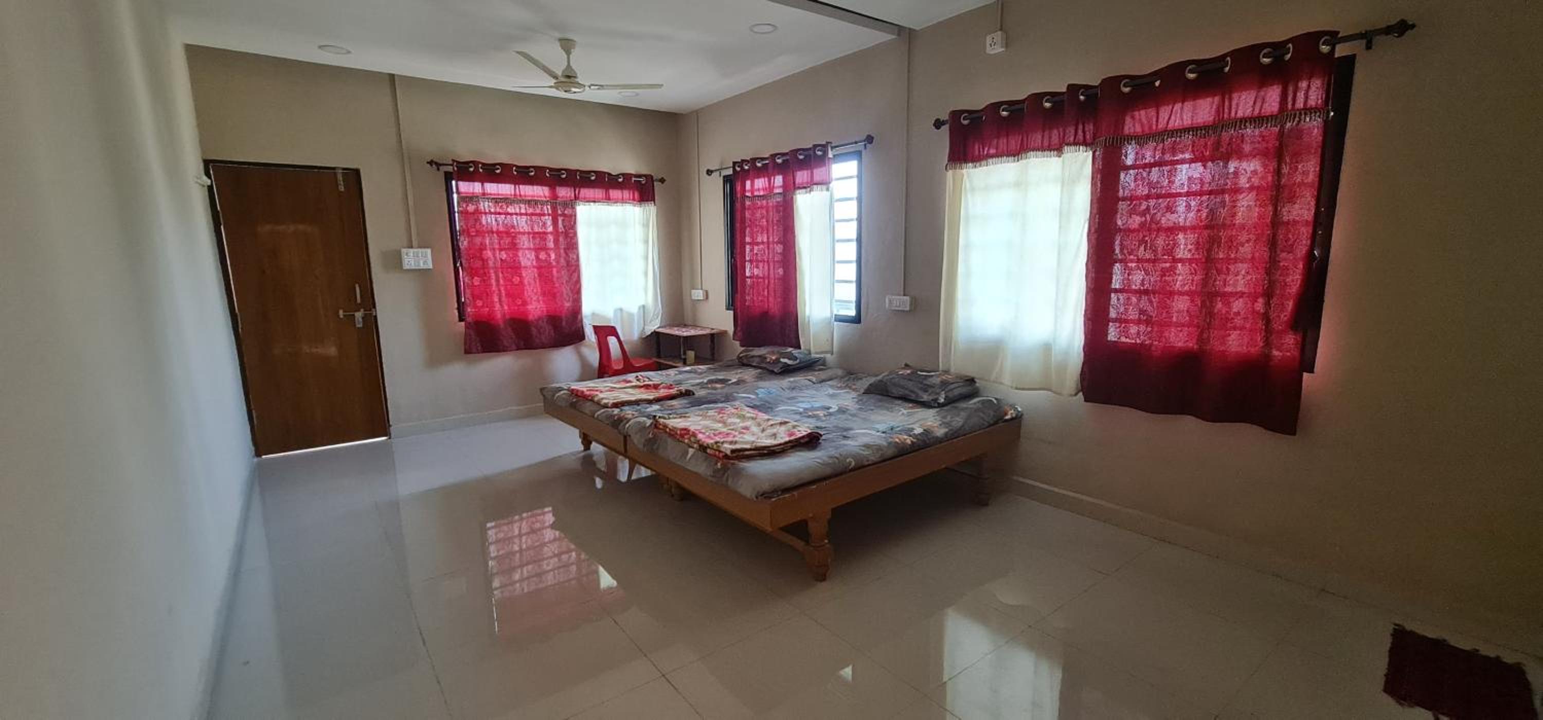 Deluxe Double Room (2 Adults + 1 Child) photo 1