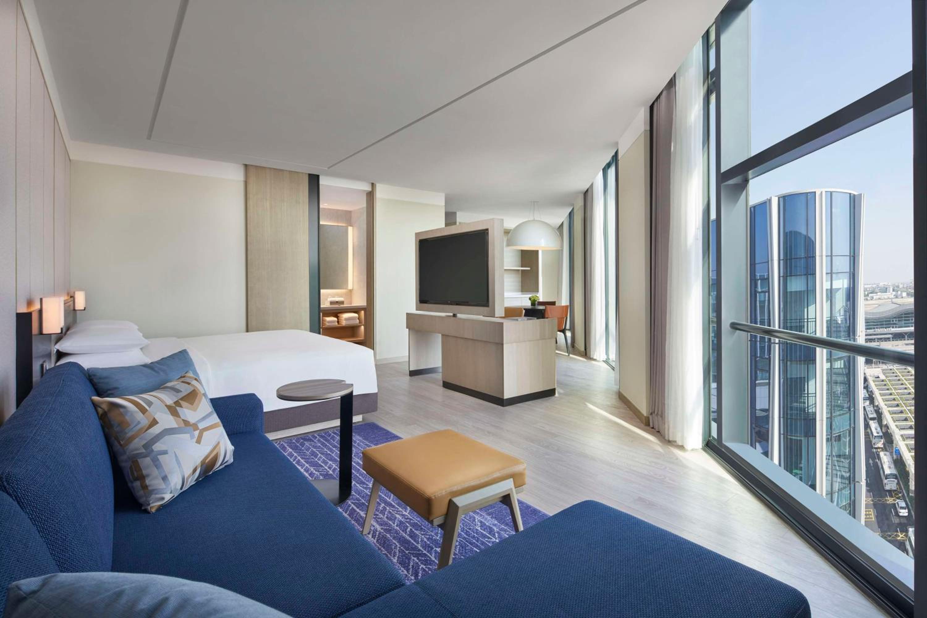 Specialty King Room with Sofa Bed photo 1