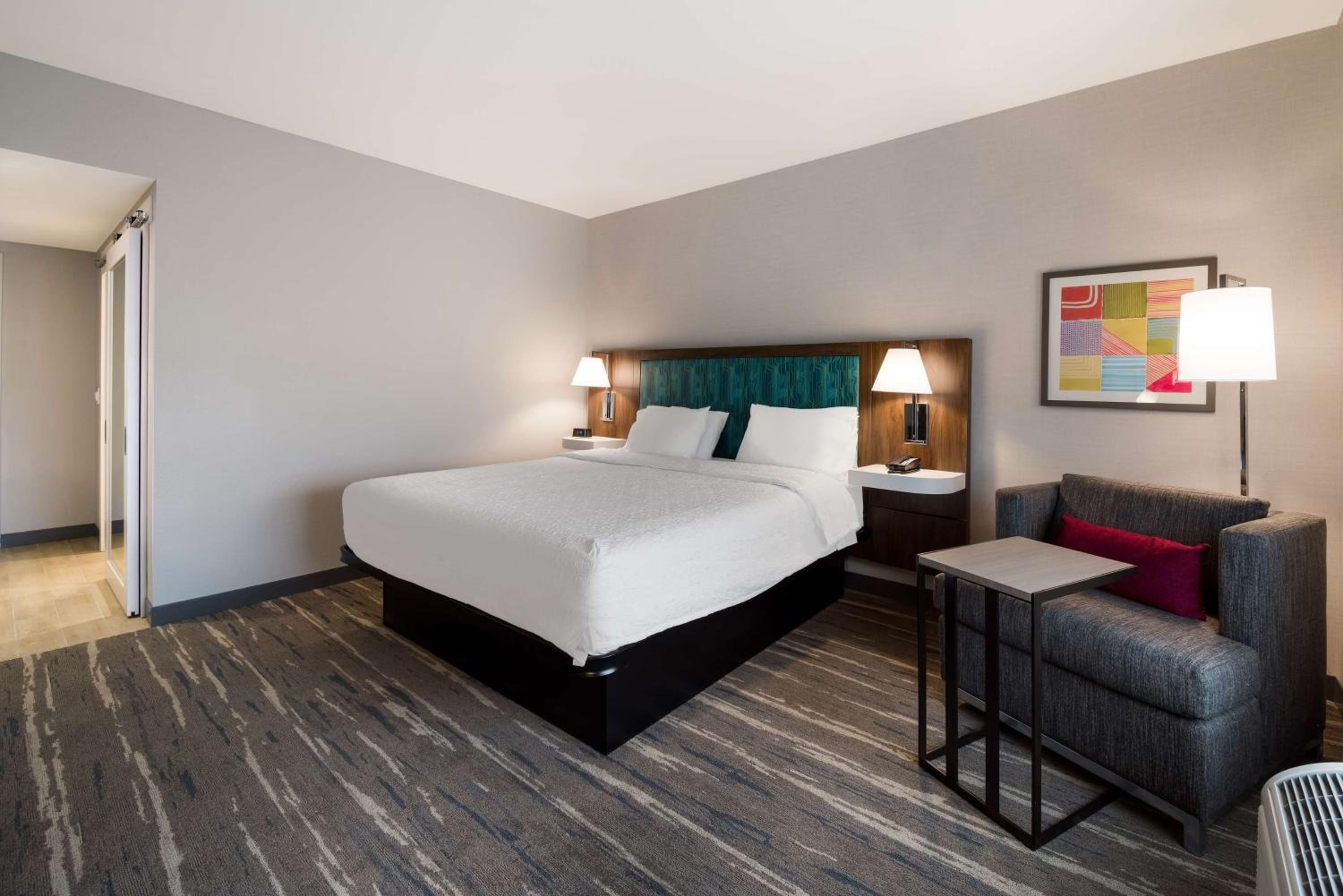 Standard King Room - Photo 3