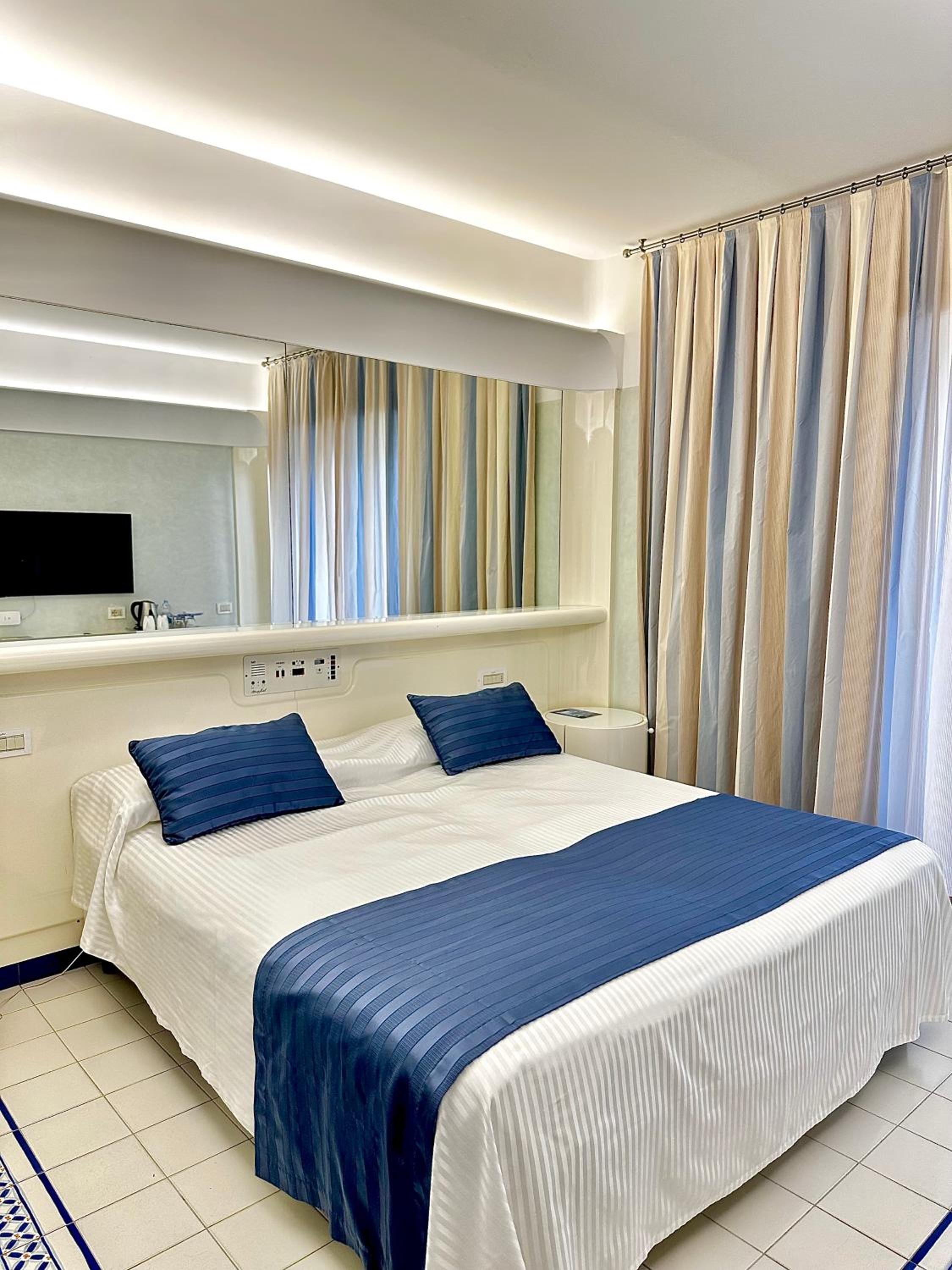 Standard Double Room - Photo 2