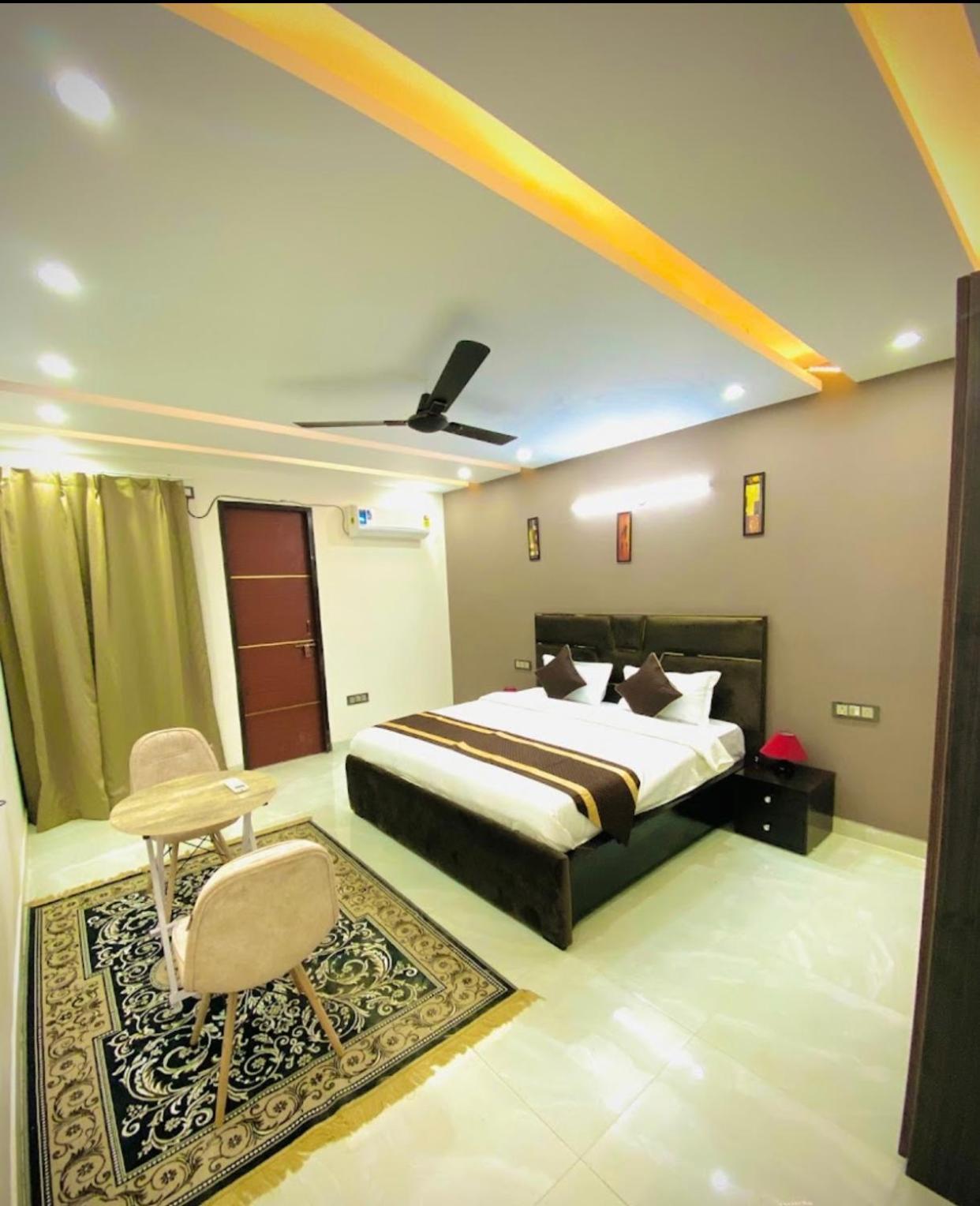 Deluxe Double Room With Balcony photo 3