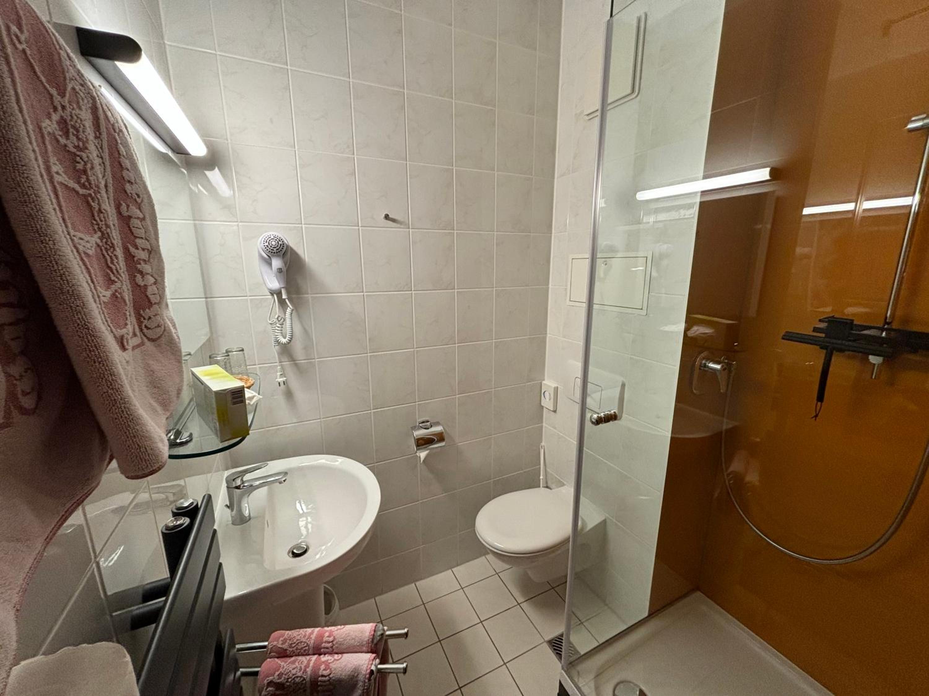 Double Room - Photo 2