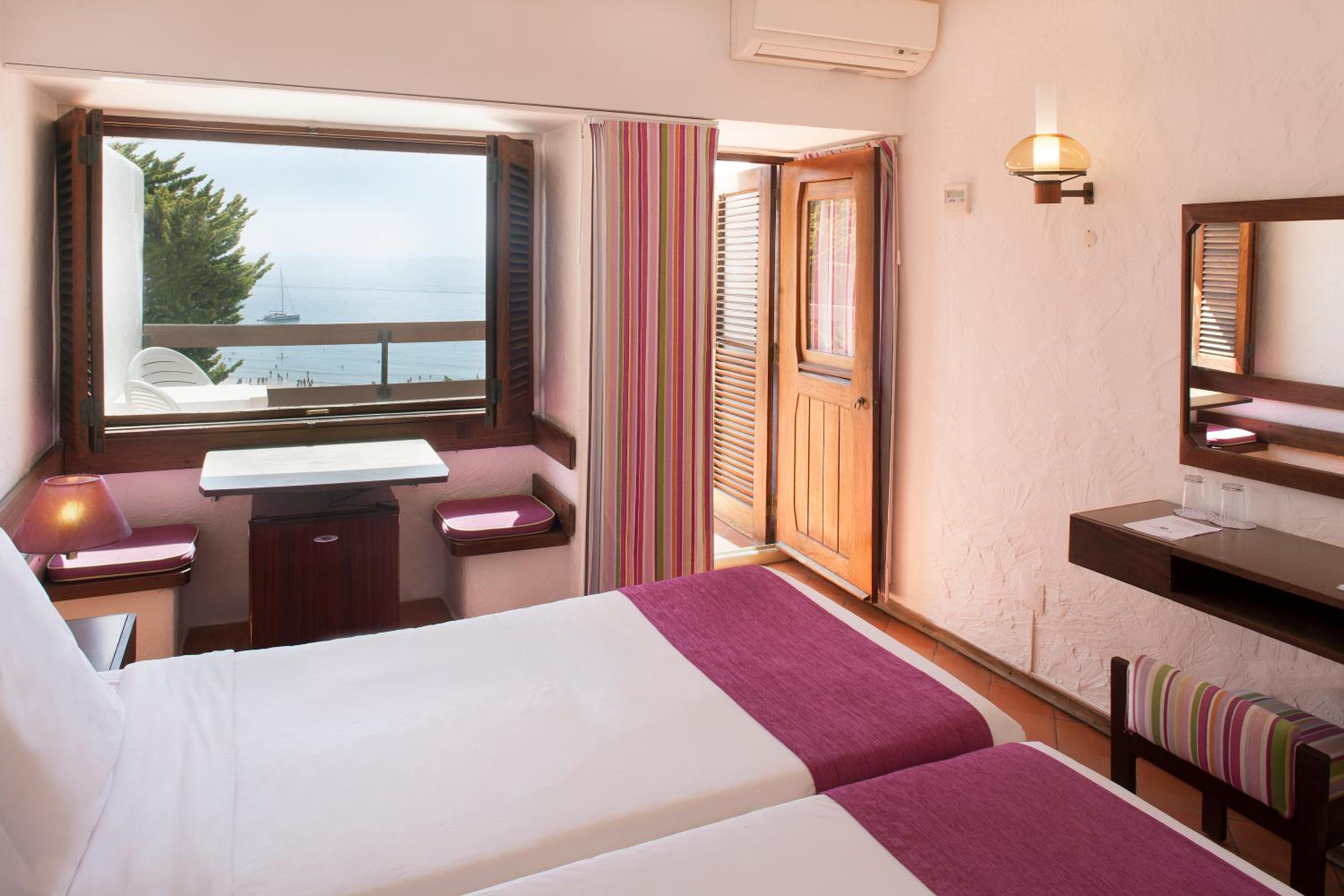 Twin Room with Sea View - Photo 8