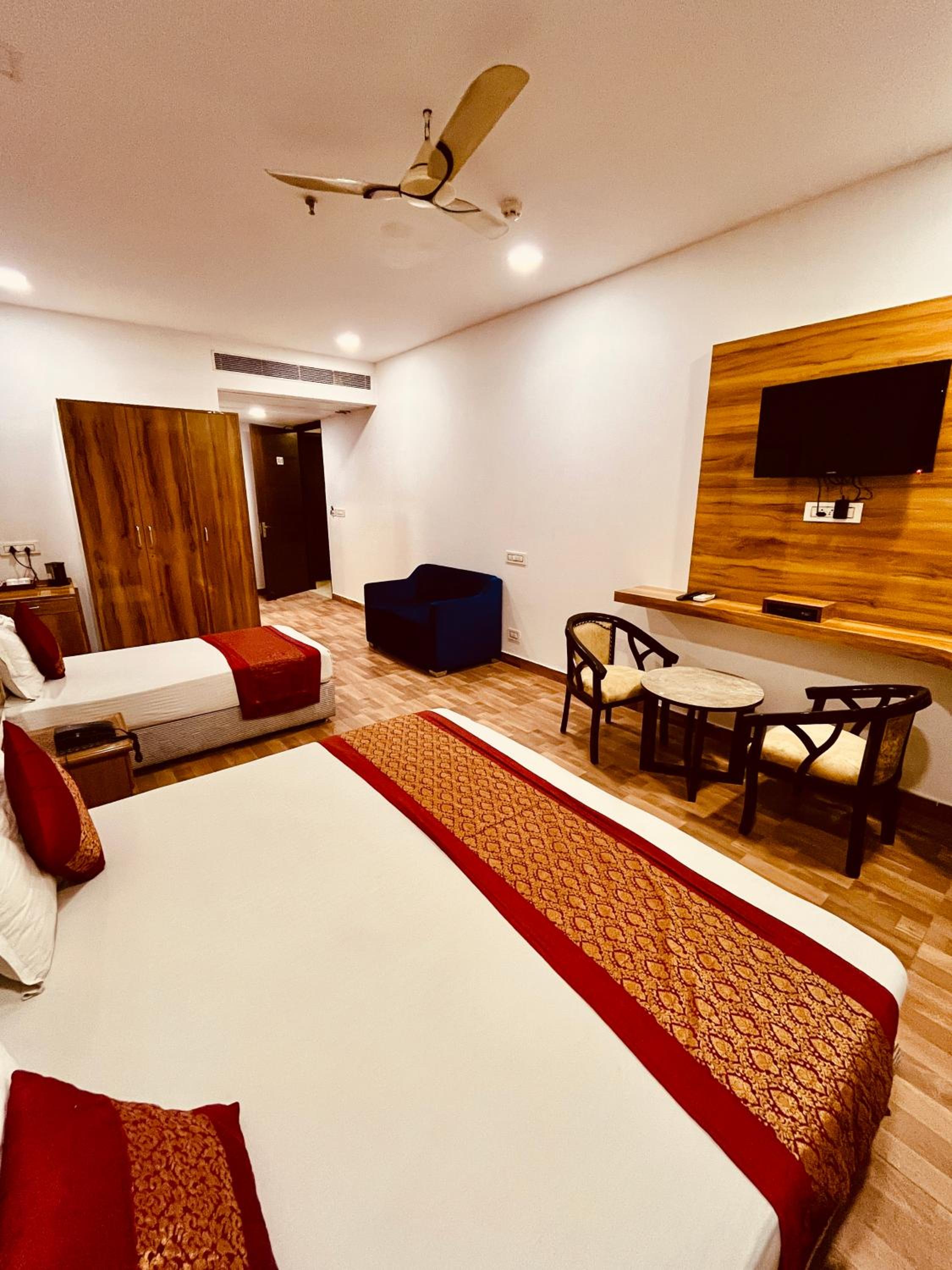 Superior Triple Room photo 2