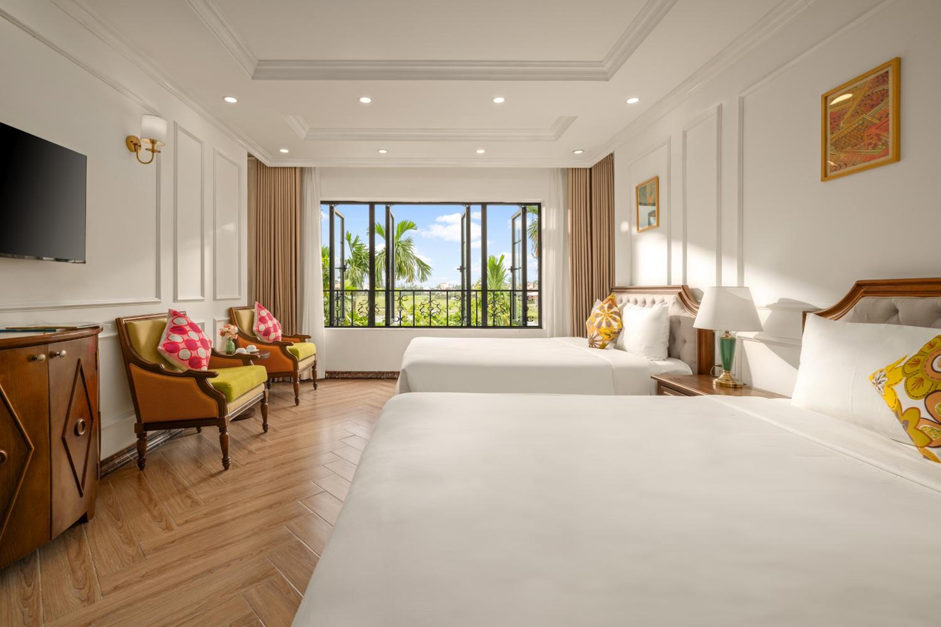 Deluxe Family Room
