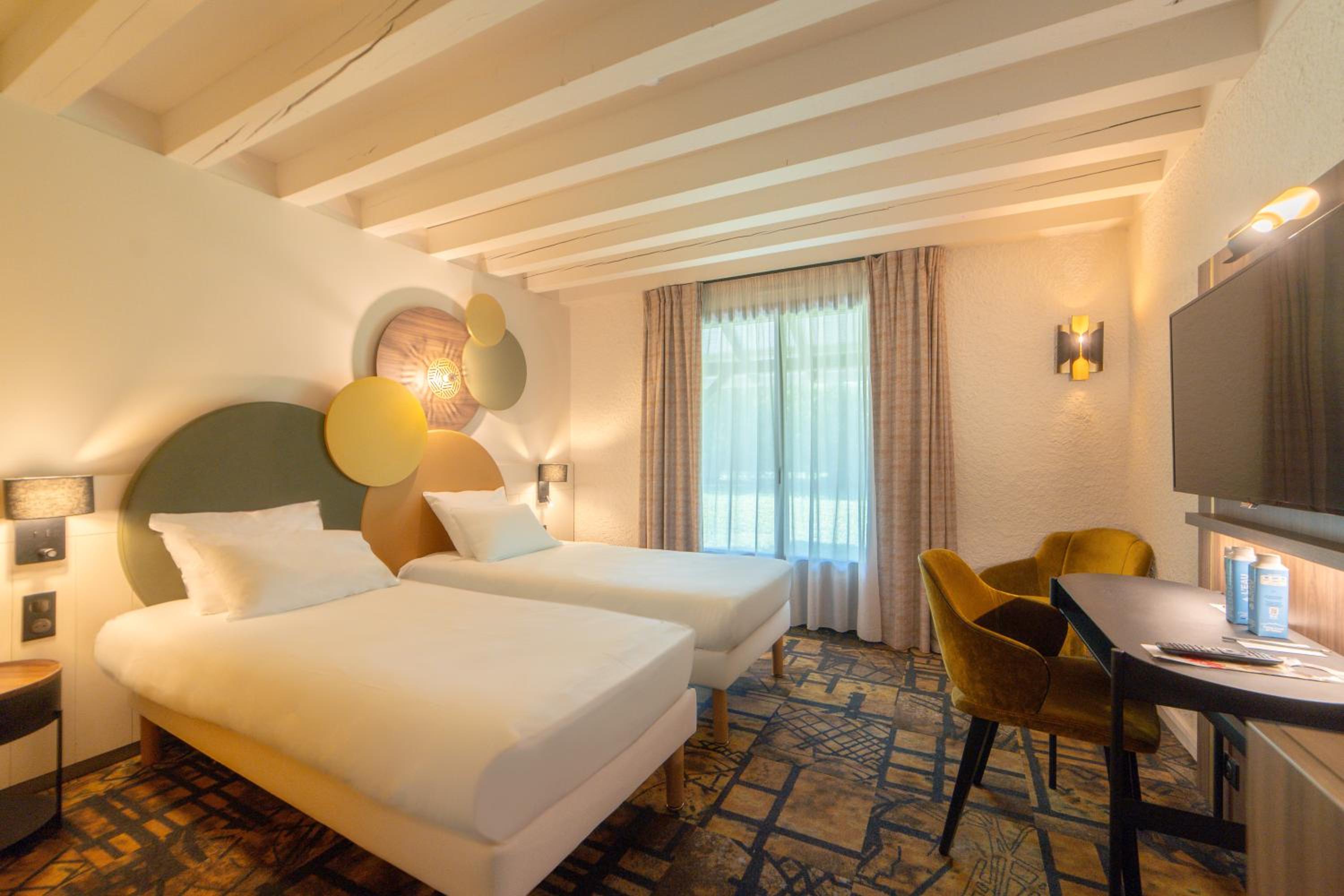 Classic Twin Room - Photo 2