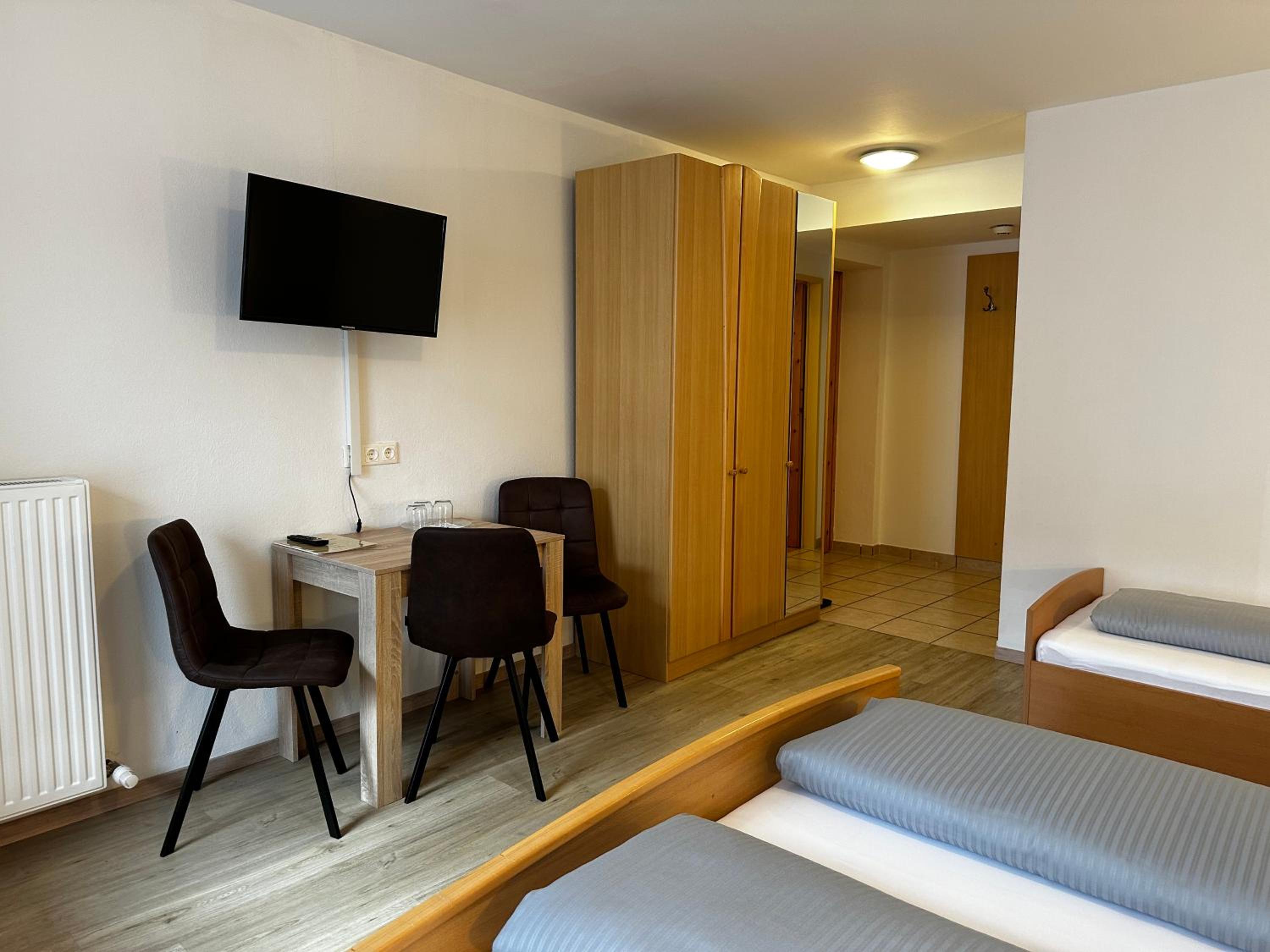 Triple Room with Private Bathroom photo 1