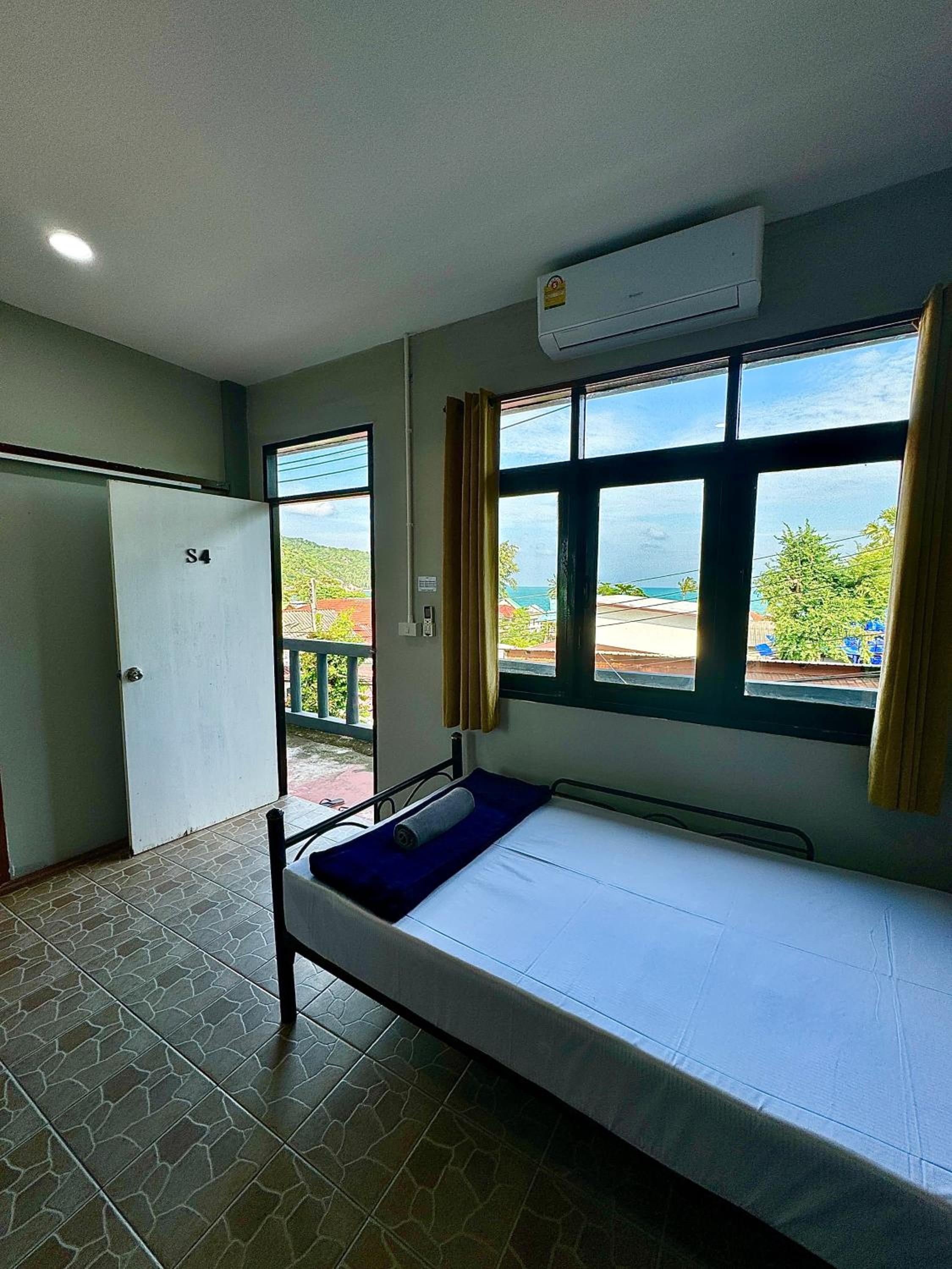 Standard Twin Room photo 2