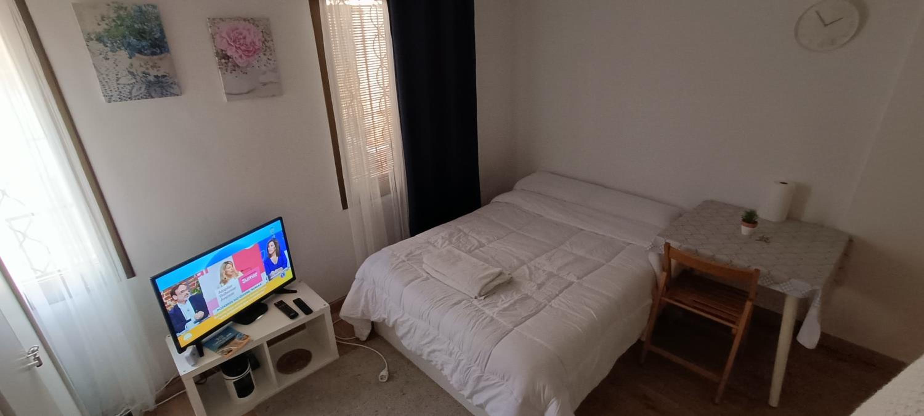 One-Bedroom Apartment photo 2