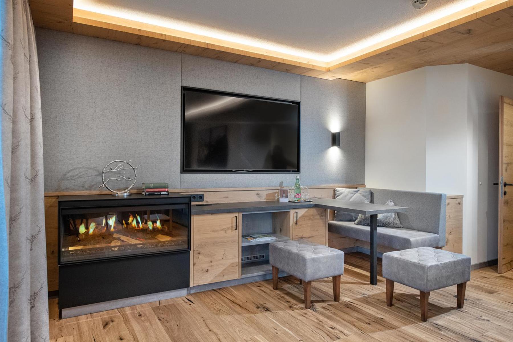 Suite with Mountain View
