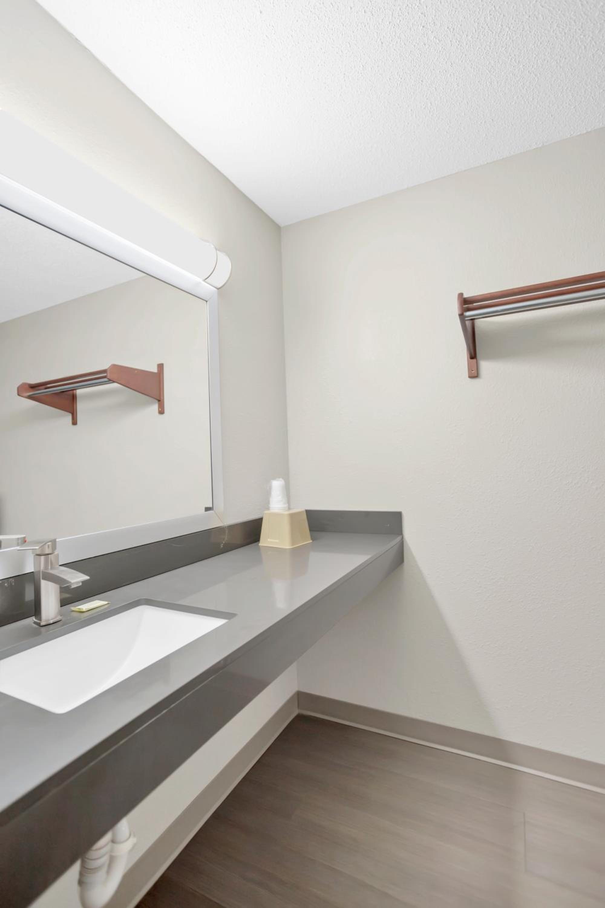Standard Double Room - Photo 2