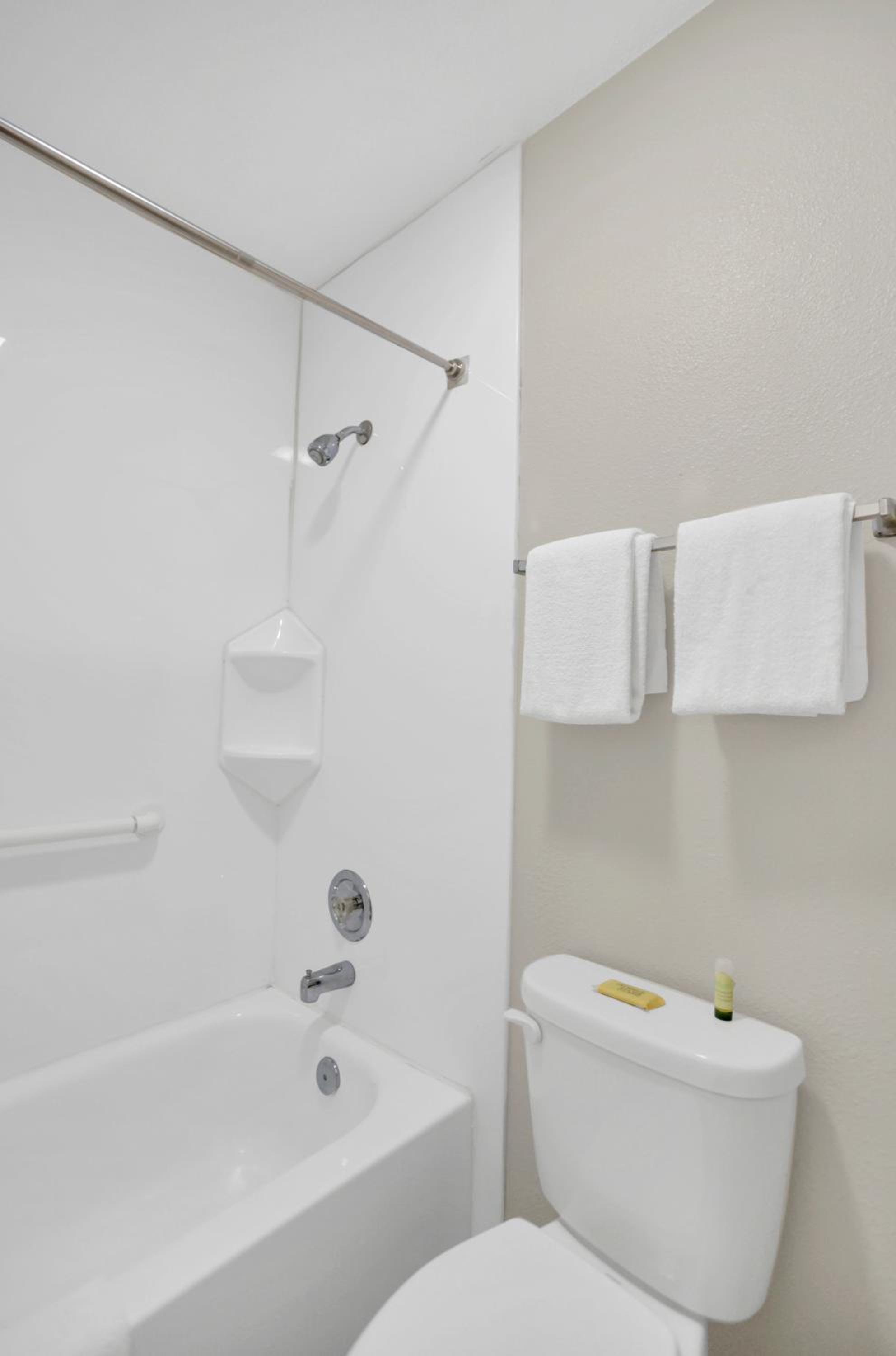 Standard Double Room - Photo 6