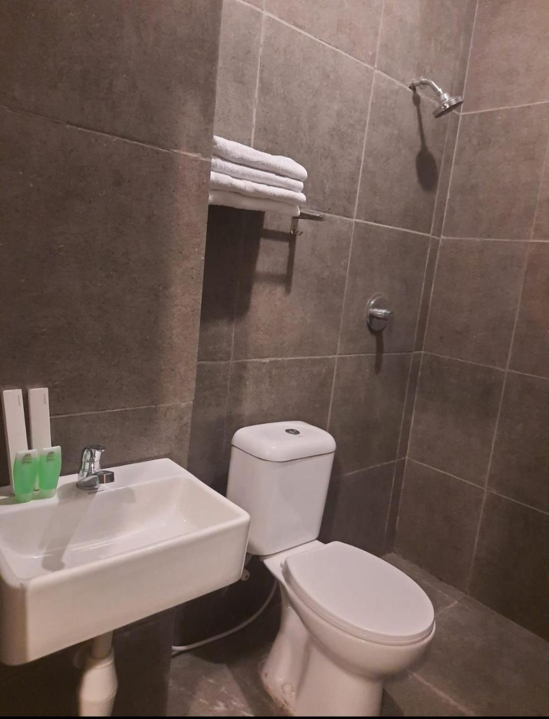Standard Double Room - Photo 2