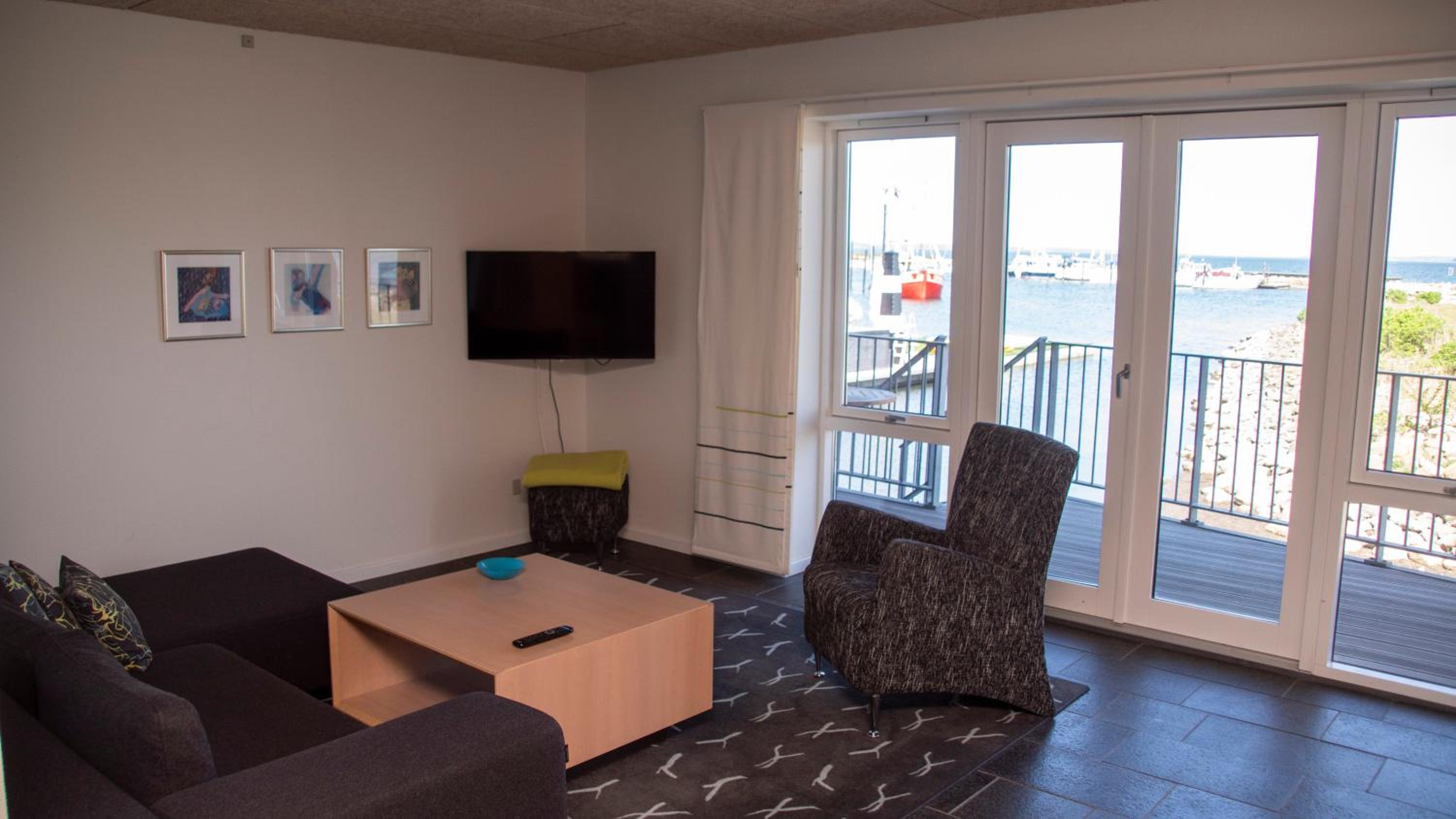 Lejlighed med udsigt til vandet,  stueetage. Max 4 pers. - Photo 1