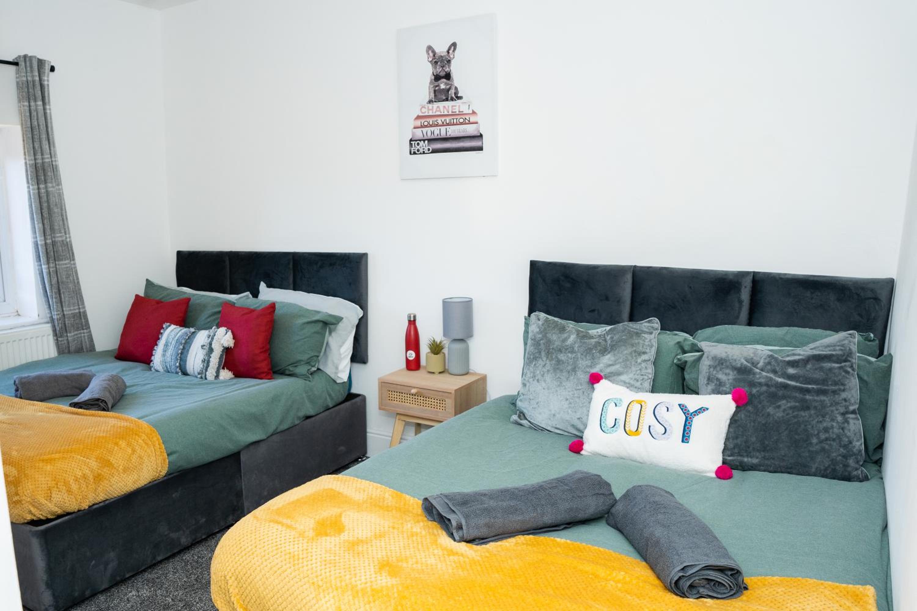 Three-Bedroom Apartment photo 1