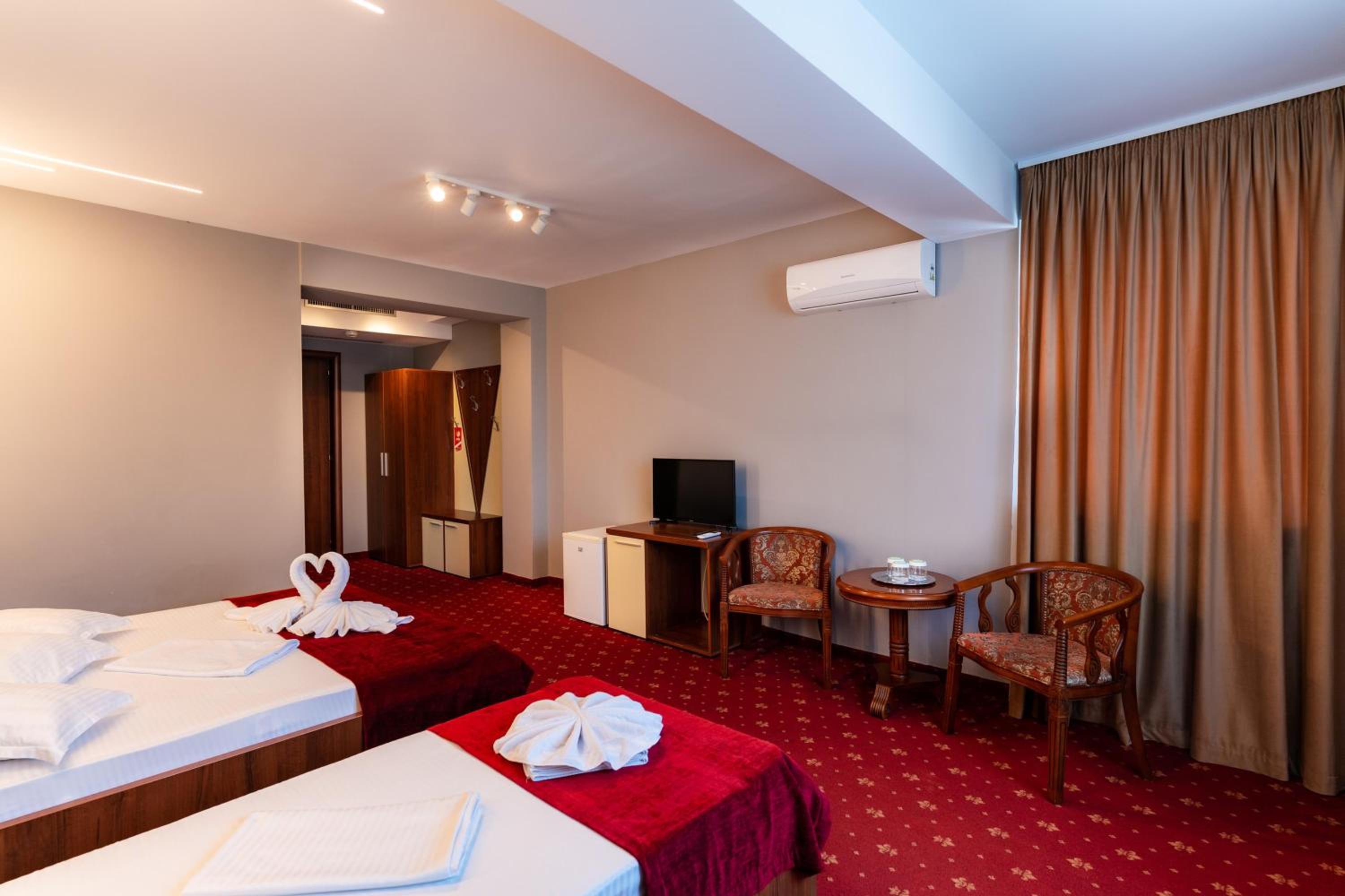 Classic Triple Room - Photo 8
