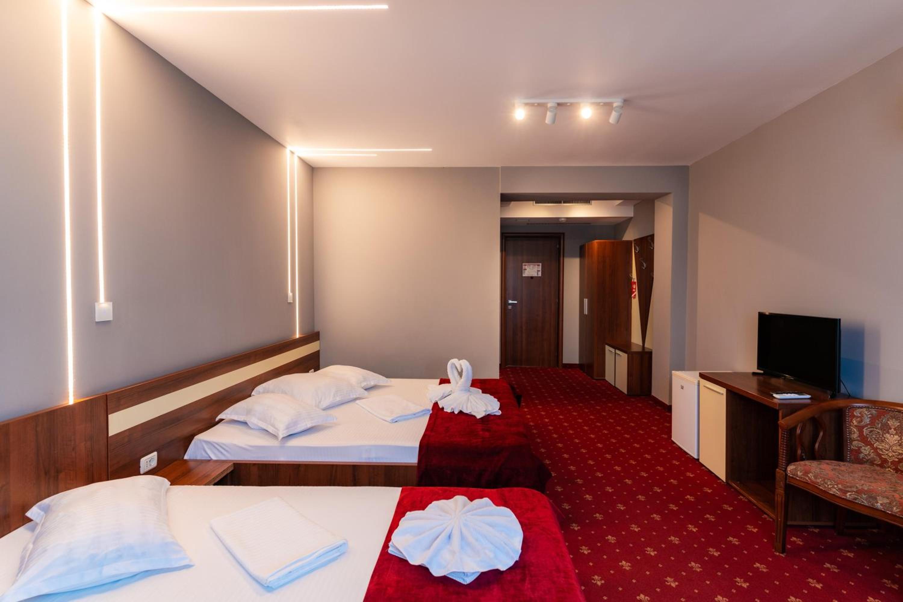 Classic Triple Room - Photo 2